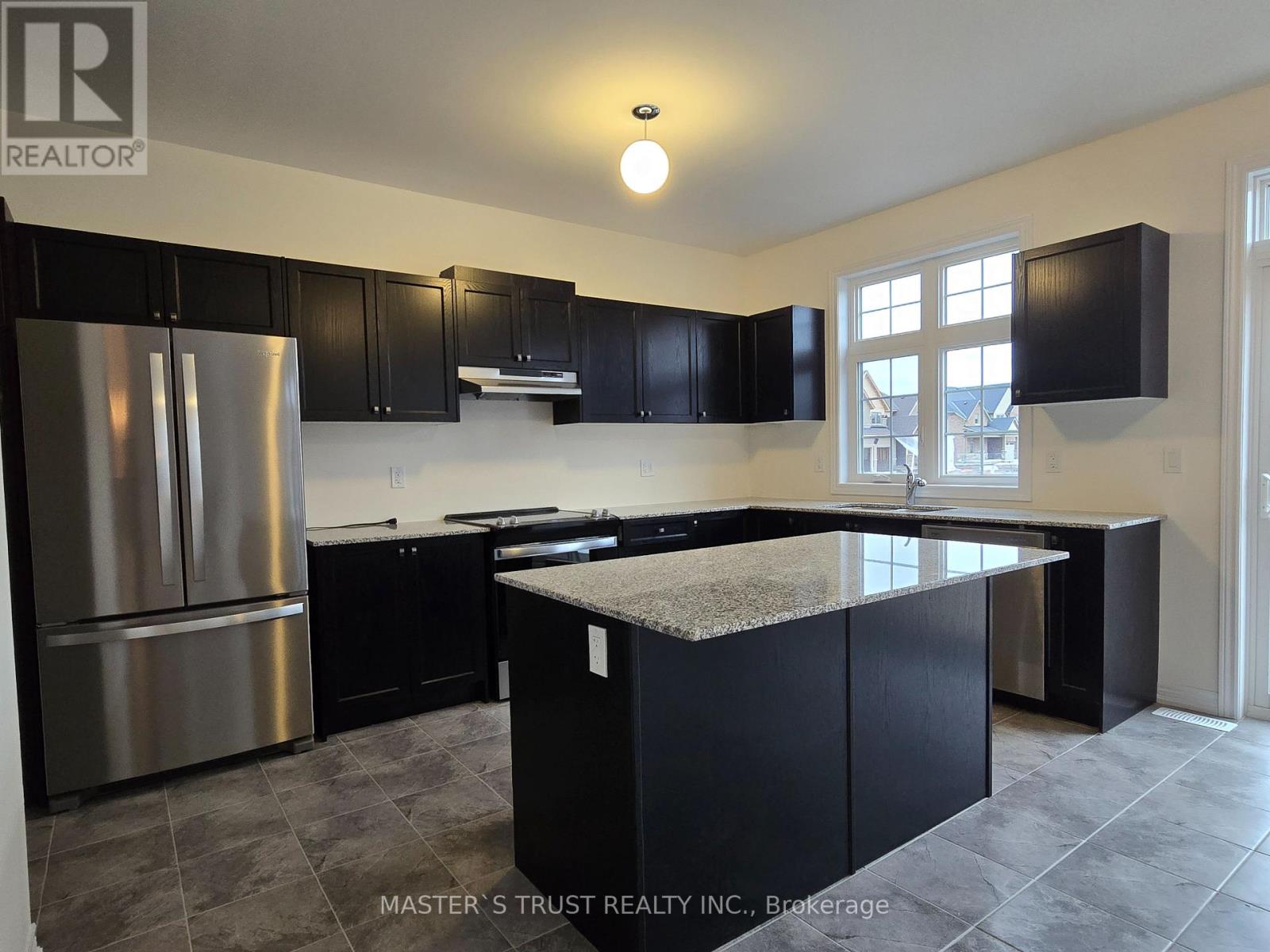 46 East Vista Terrace, Quinte West, Ontario  K0K 1L0 - Photo 3 - X12921916