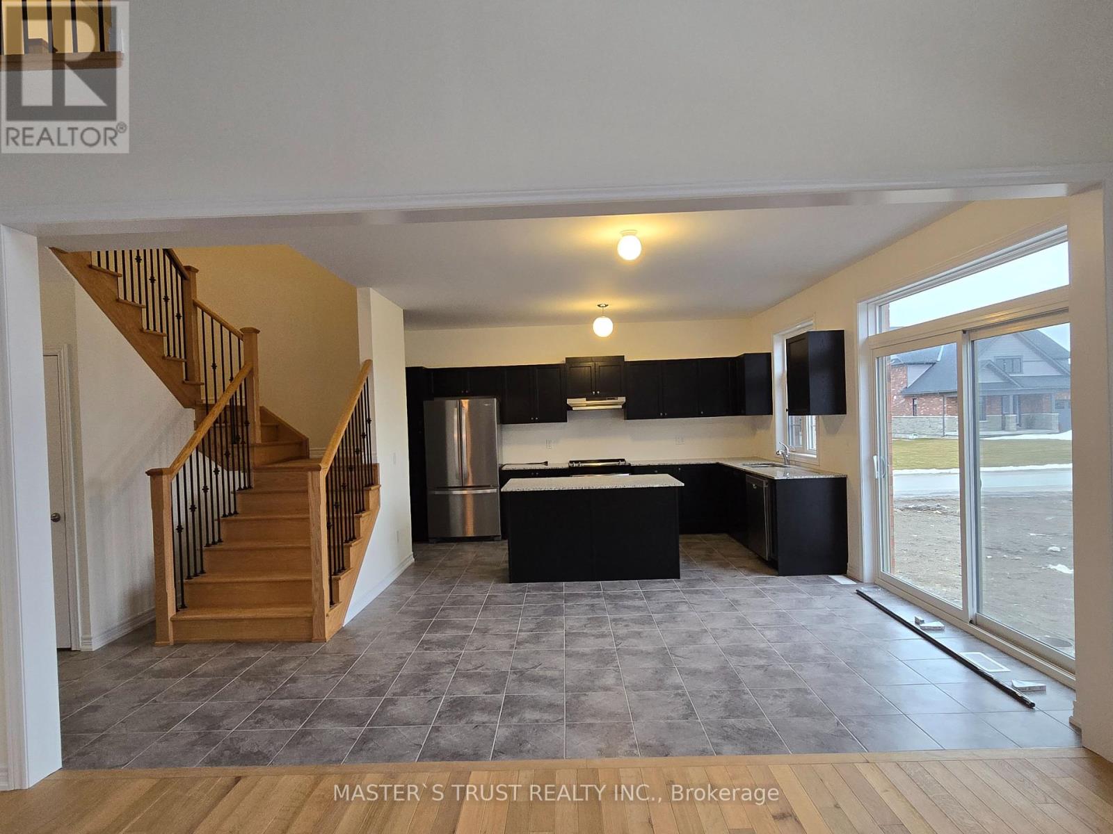 46 East Vista Terrace, Quinte West, Ontario  K0K 1L0 - Photo 4 - X12921916