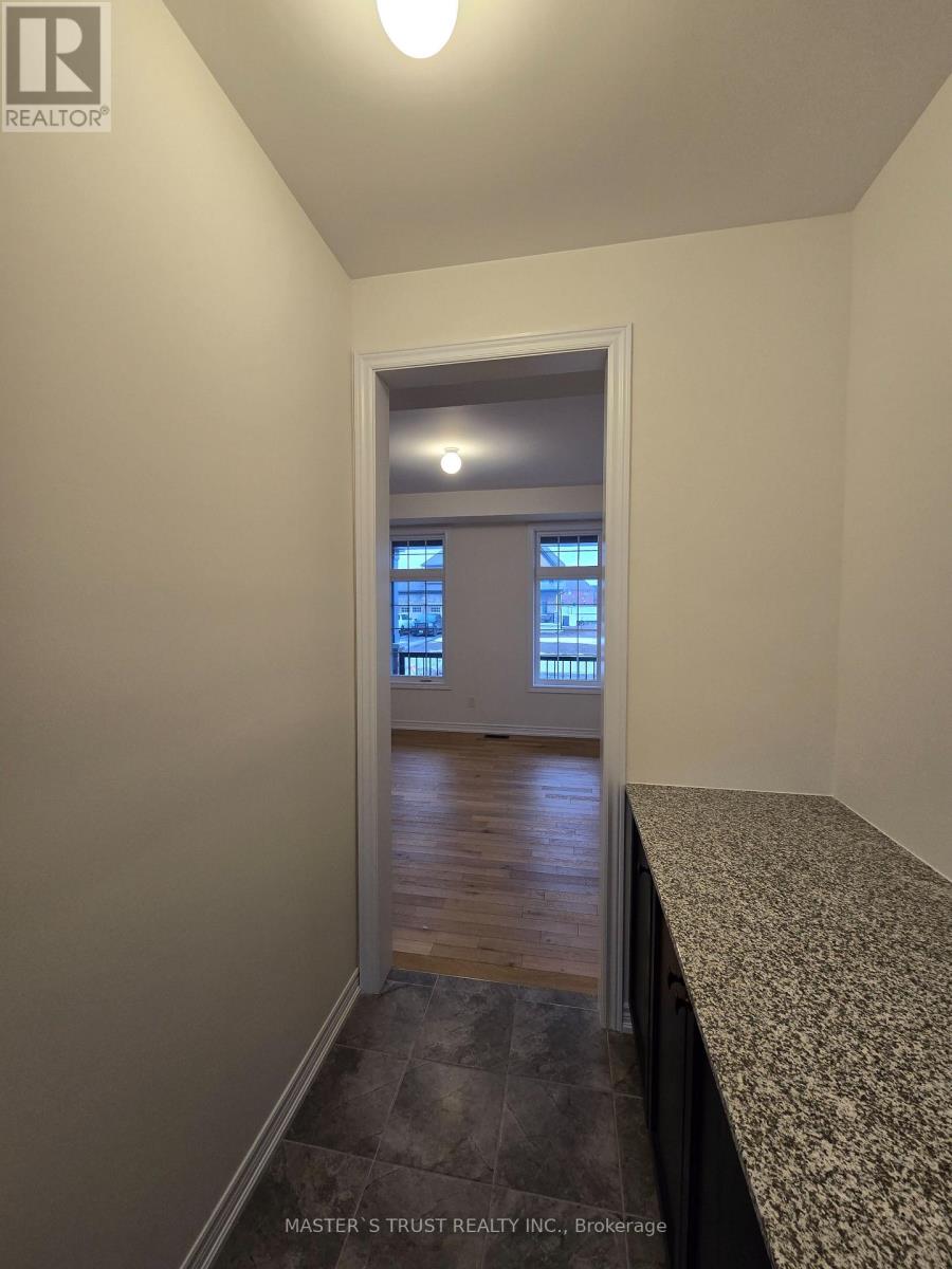 46 East Vista Terrace, Quinte West, Ontario  K0K 1L0 - Photo 6 - X12921916