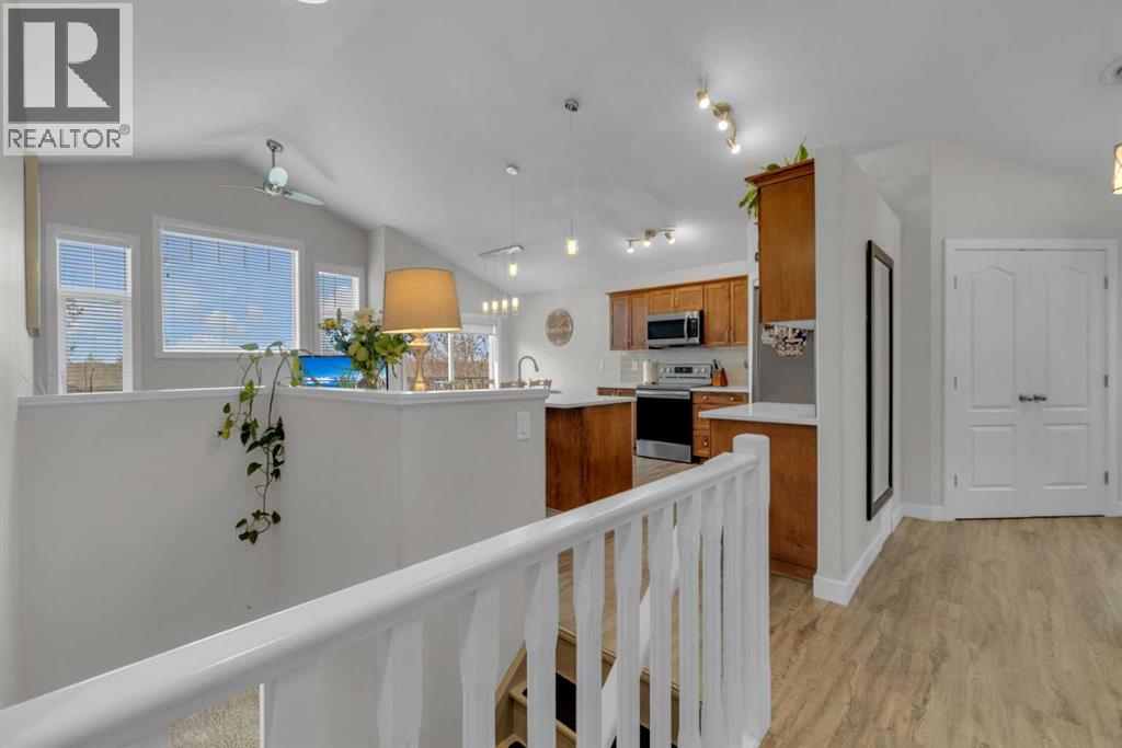 156 Wiley Crescent, Red Deer, Alberta T4N 7G7 - Photo 4 - A2282977