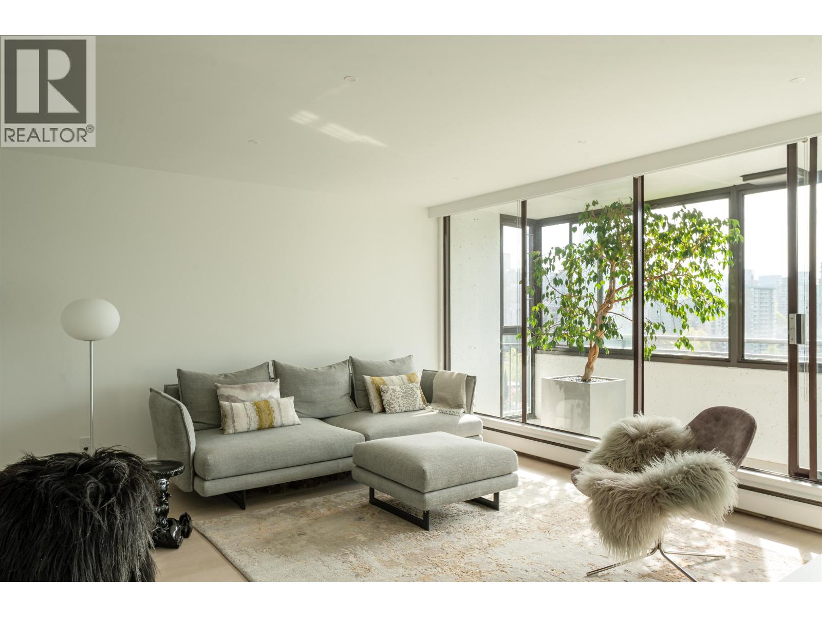 1806 1725 Pendrell Street, Vancouver, British Columbia  V6G 2X7 - Photo 3 - R3103595