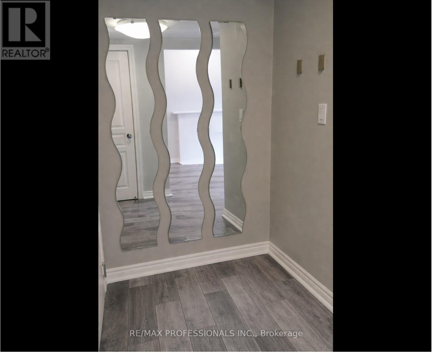 105 - 412 Jarvis Street, Toronto, Ontario  M4Y 2G6 - Photo 2 - C12920538