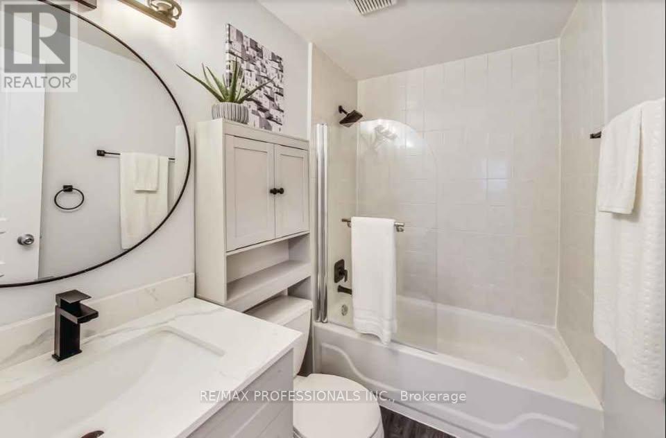 105 - 412 Jarvis Street, Toronto, Ontario  M4Y 2G6 - Photo 4 - C12920538