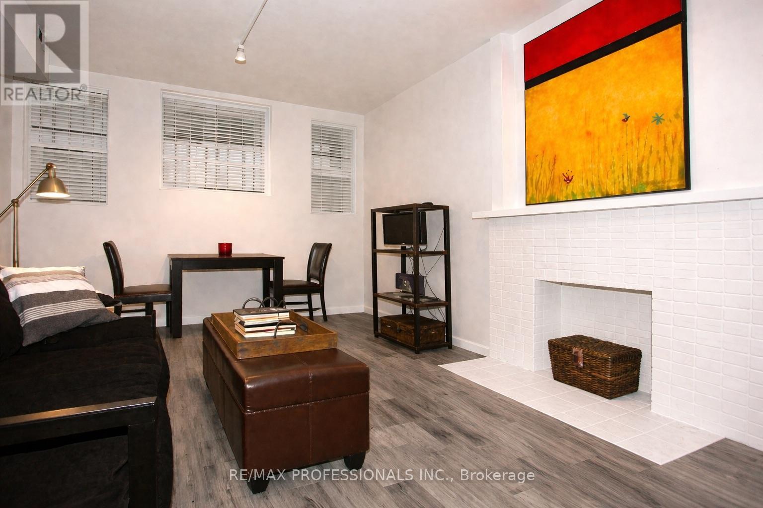 105 - 412 Jarvis Street, Toronto, Ontario  M4Y 2G6 - Photo 8 - C12920538