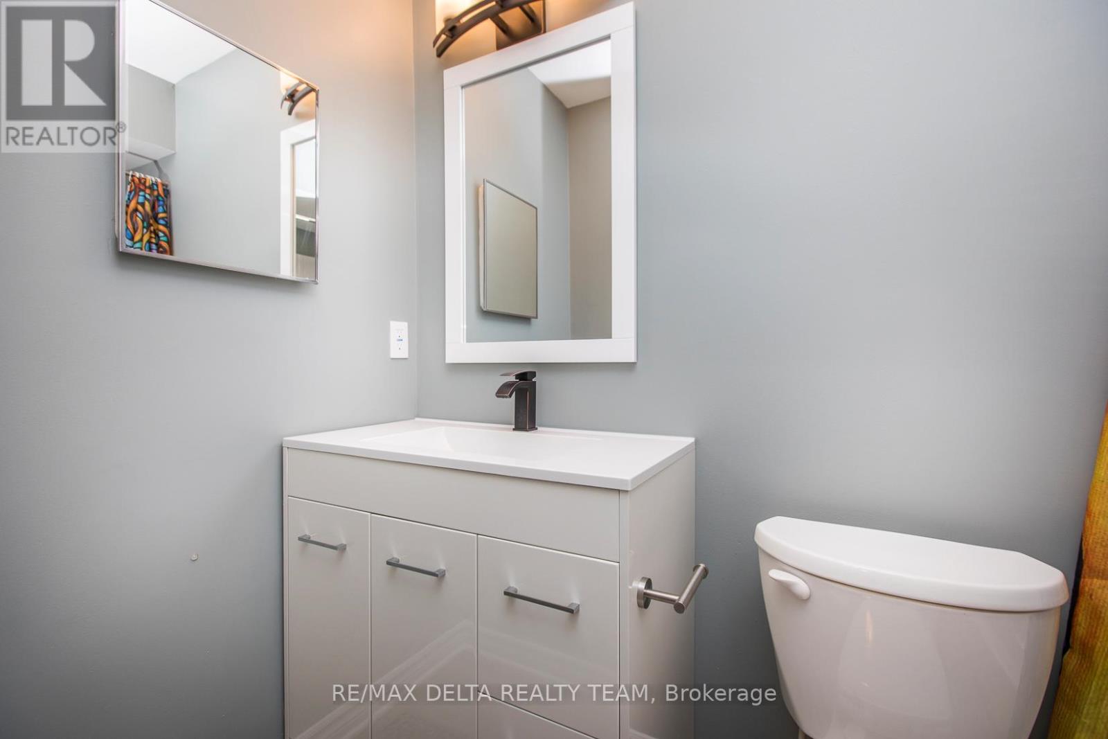 8 - 323 Monica Crescent, Ottawa, Ontario  K1E 3N6 - Photo 37 - X12921886