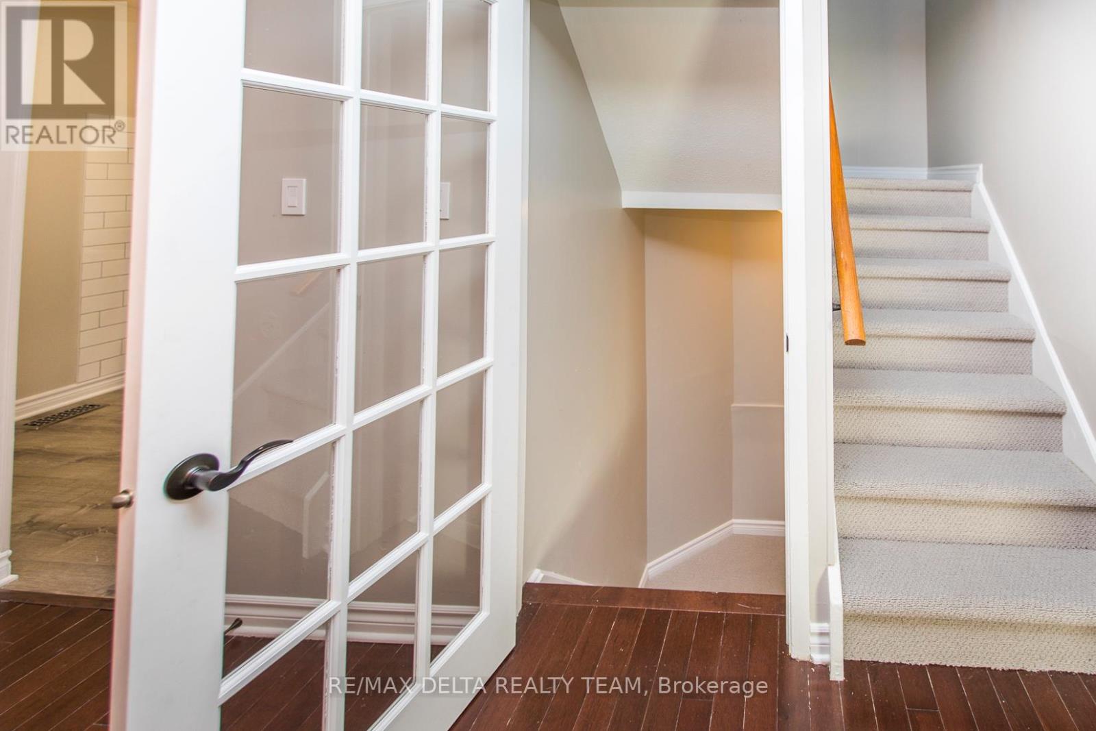 8 - 323 Monica Crescent, Ottawa, Ontario  K1E 3N6 - Photo 40 - X12921886