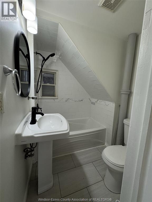 1085 Langlois Unit# Main, Windsor, Ontario  N9A 2H4 - Photo 4 - 26006160