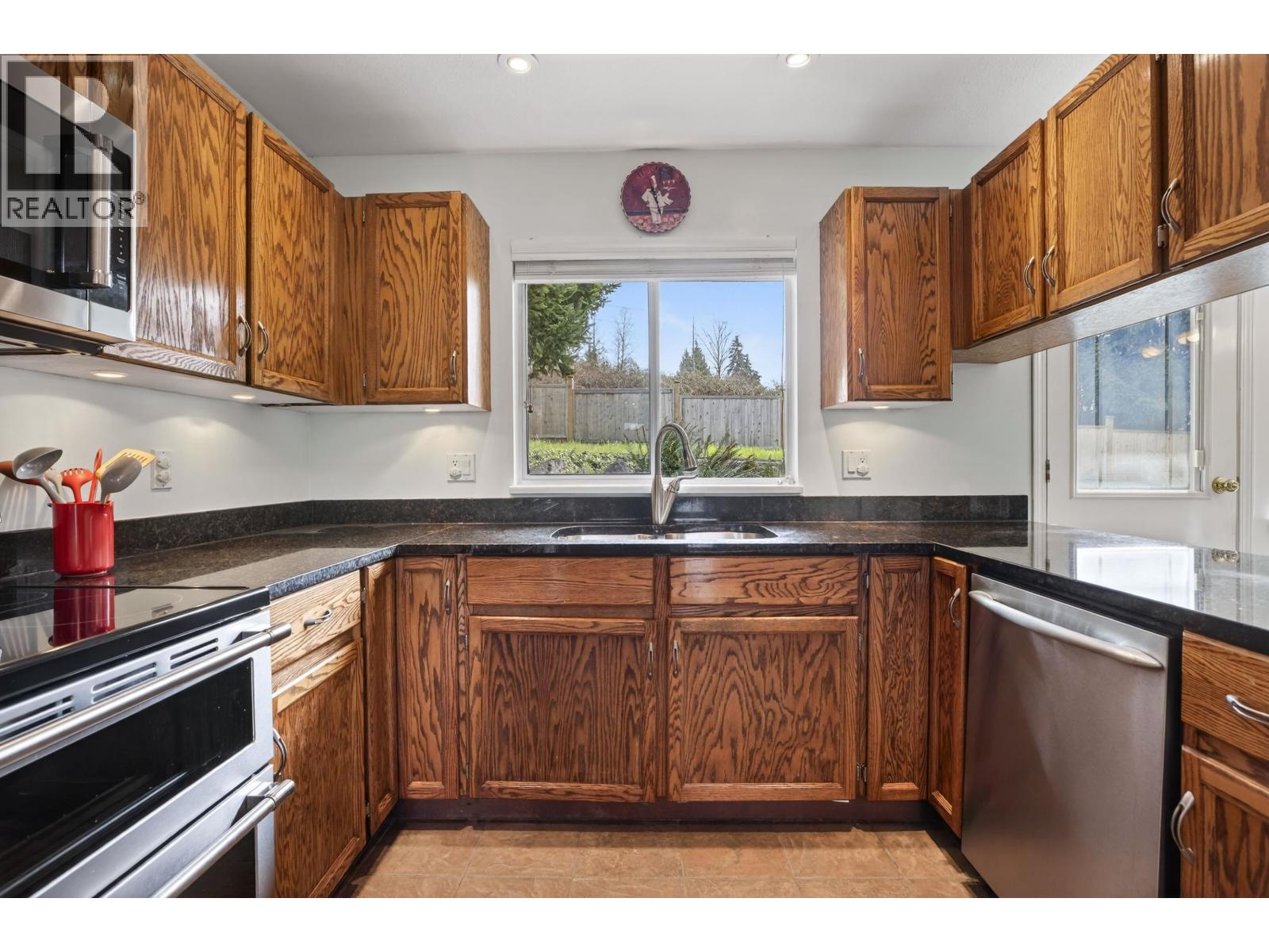 2577 Trillium Place, Coquitlam, British Columbia  V3E 2H4 - Photo 6 - R3099447