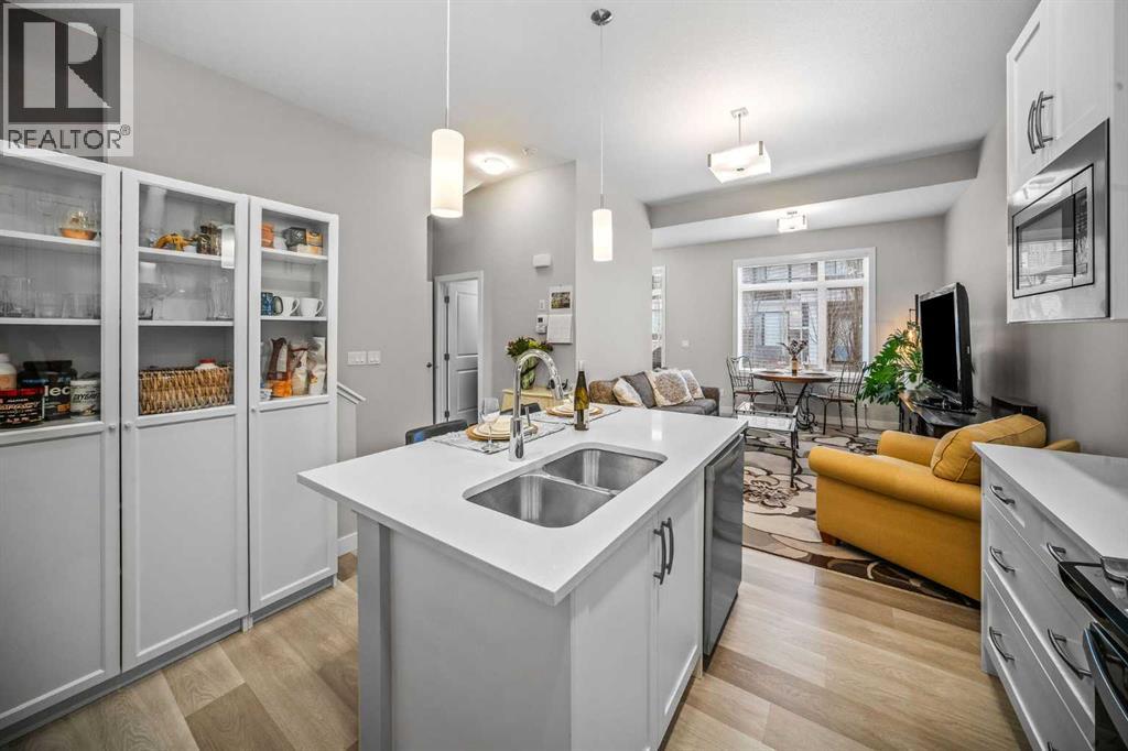 210 Crestbrook Common Sw, Calgary, Alberta  T3B 6L1 - Photo 10 - A2295036