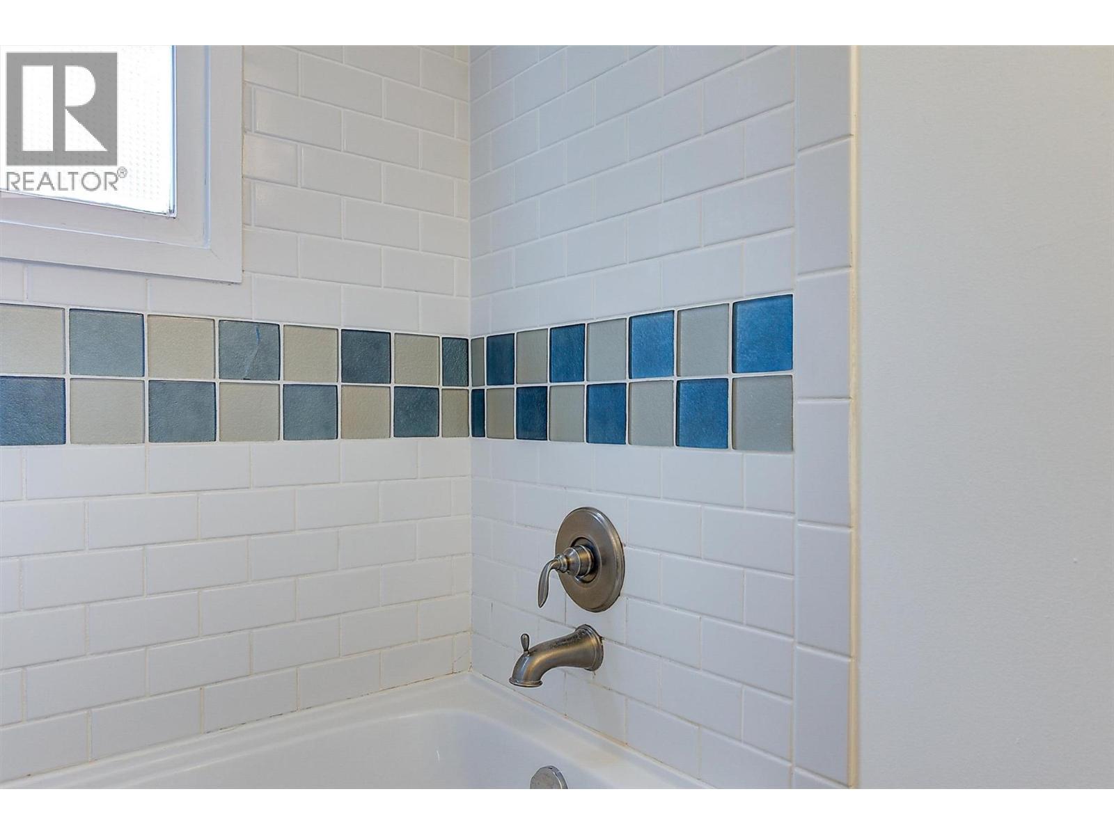 640 Roanoke Avenue, Kelowna, British Columbia  V1Y 7K8 - Photo 30 - 10379844