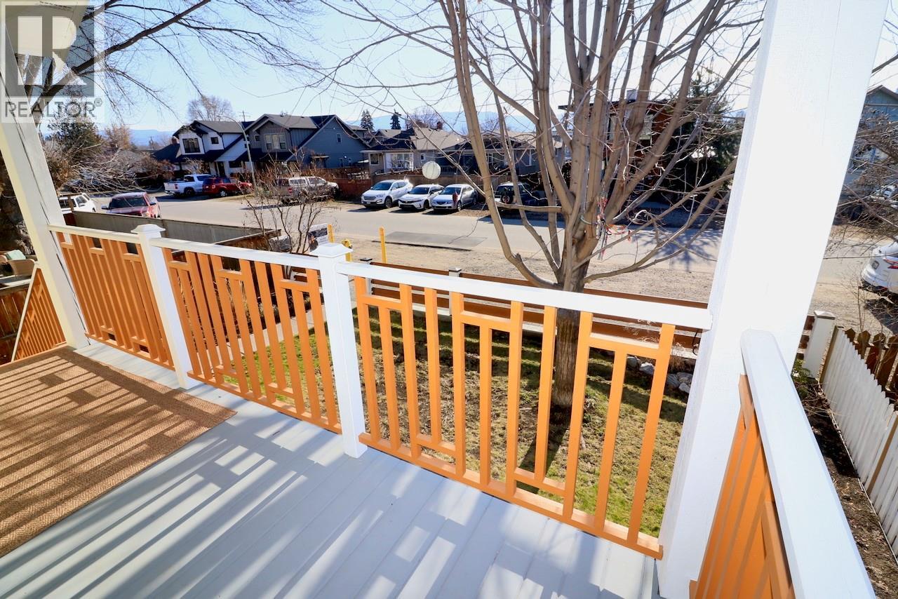 640 Roanoke Avenue, Kelowna, British Columbia  V1Y 7K8 - Photo 6 - 10379844