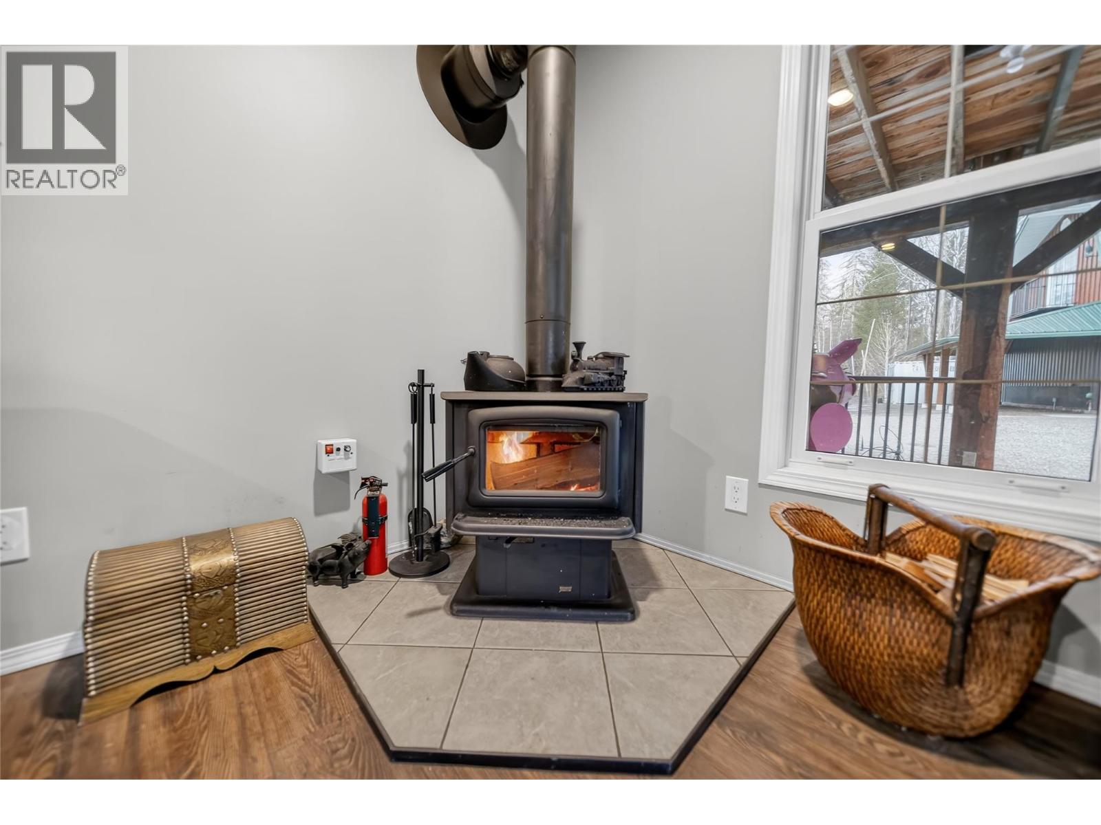 6206 Tie Lake Shore N Road, Jaffray, British Columbia  V0B 1T0 - Photo 9 - 10379997