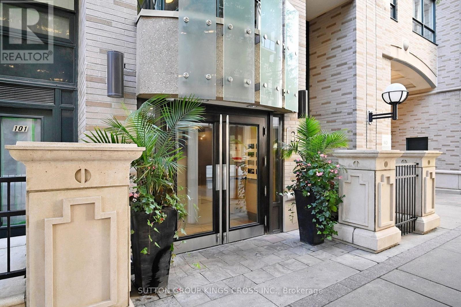 1112 - 35 Hayden Street S, Toronto, Ontario M4Y 3C3 - Photo 3 - C12921934