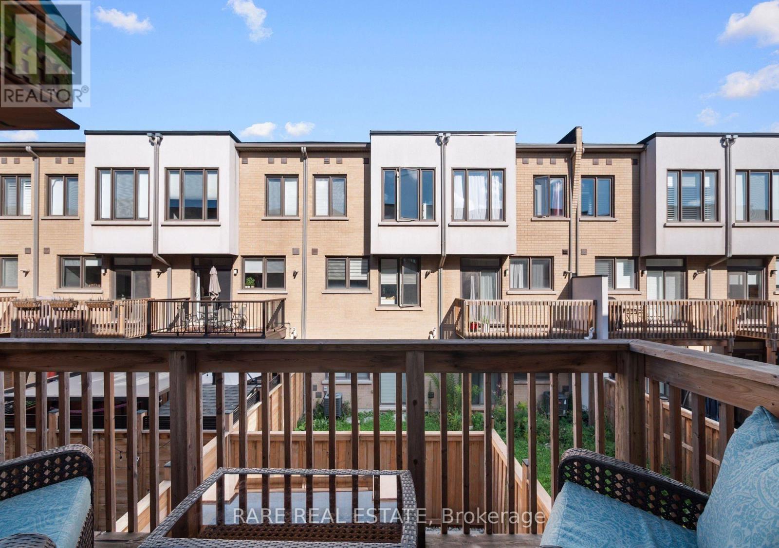 217 Huguenot Road, Oakville, Ontario  L6H 0L6 - Photo 11 - W12921918