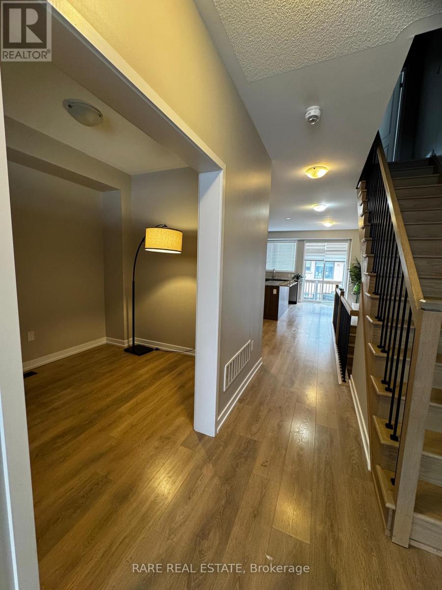 217 Huguenot Road, Oakville, Ontario  L6H 0L6 - Photo 15 - W12921918