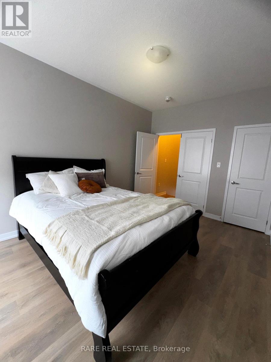 217 Huguenot Road, Oakville, Ontario  L6H 0L6 - Photo 18 - W12921918