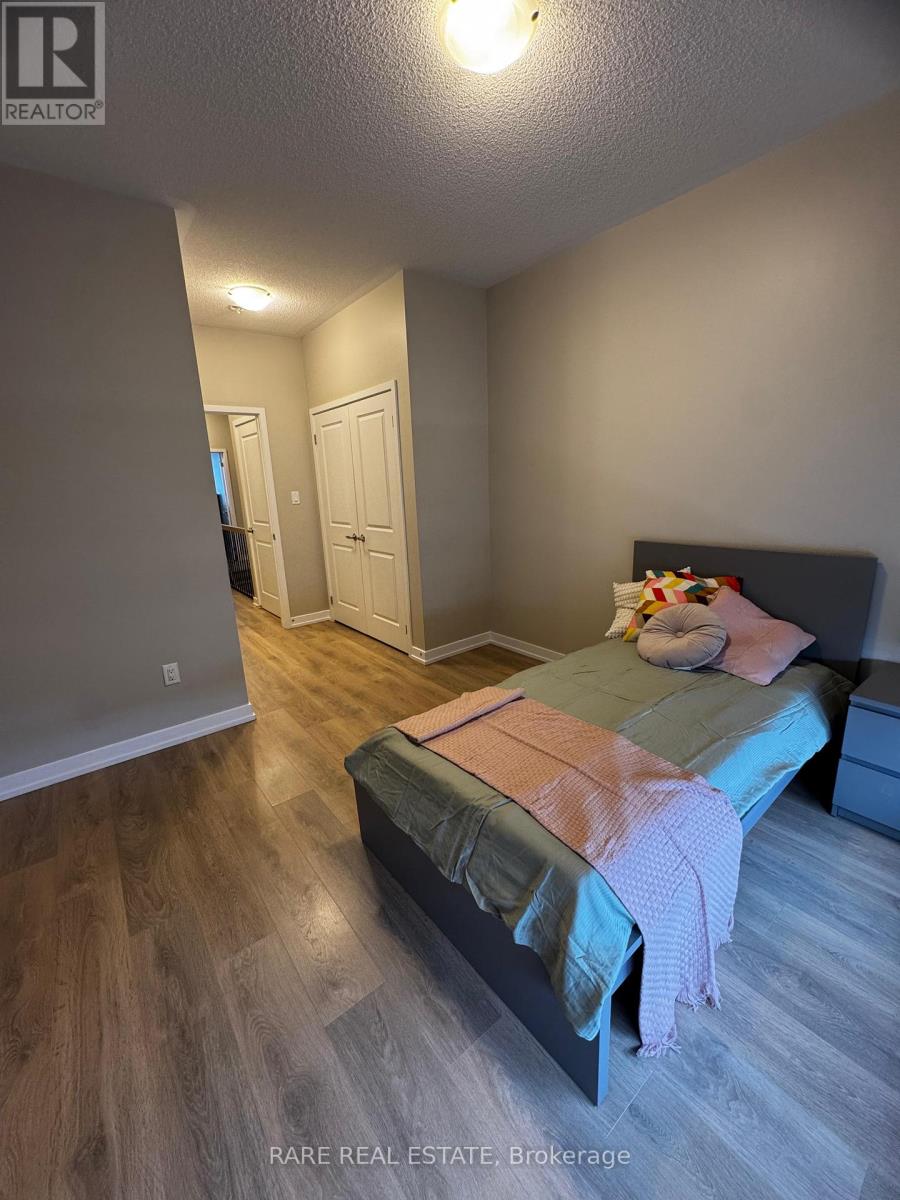 217 Huguenot Road, Oakville, Ontario  L6H 0L6 - Photo 21 - W12921918