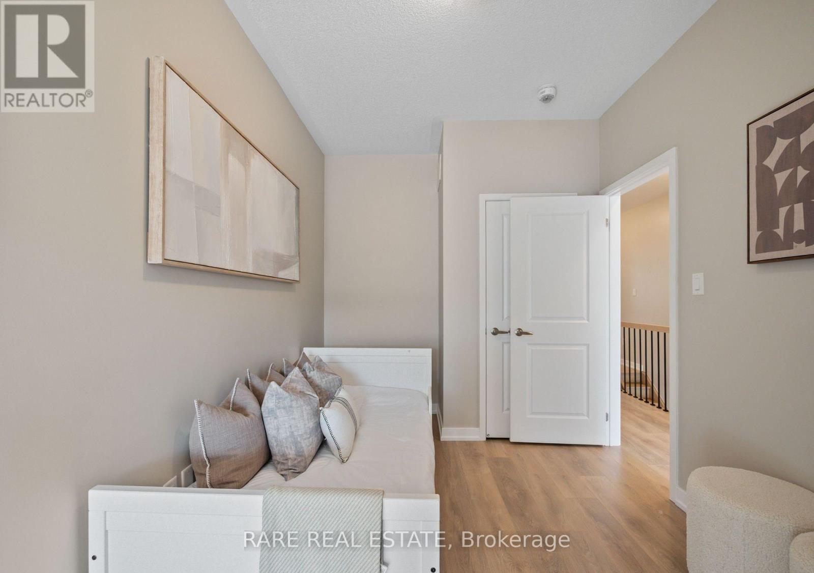 217 Huguenot Road, Oakville, Ontario  L6H 0L6 - Photo 22 - W12921918