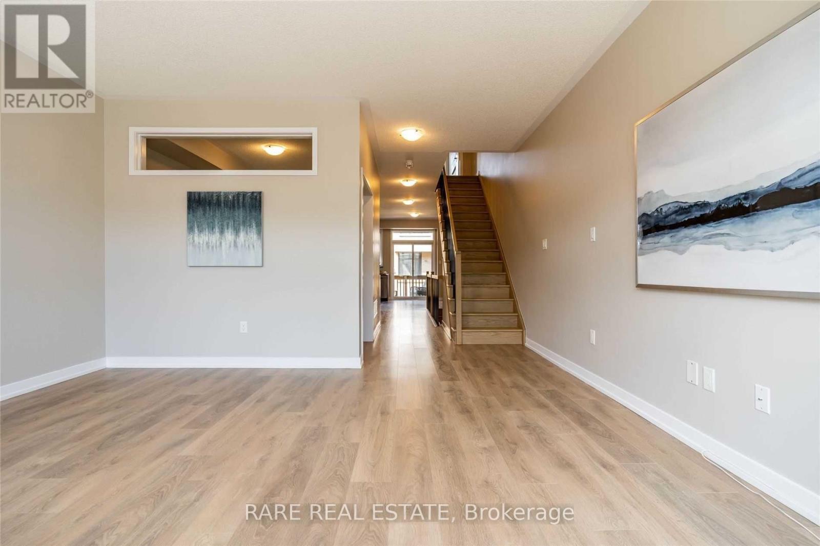 217 Huguenot Road, Oakville, Ontario  L6H 0L6 - Photo 4 - W12921918