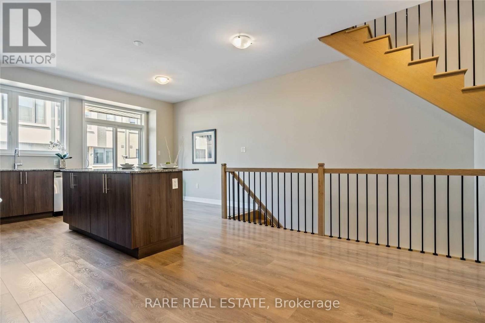 217 Huguenot Road, Oakville, Ontario  L6H 0L6 - Photo 6 - W12921918