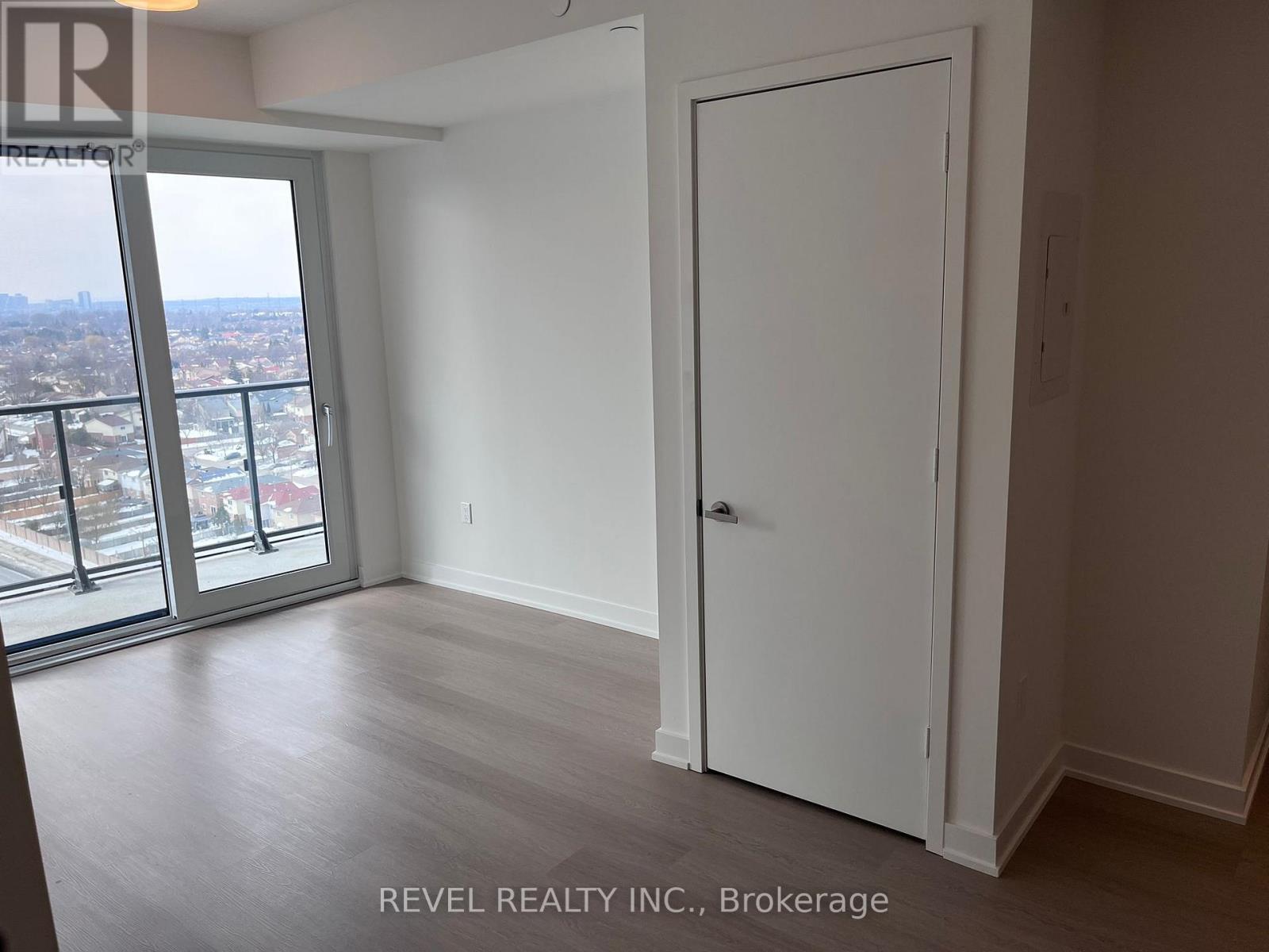 1301 - 448 Burnhamthorpe Road W, Mississauga, Ontario  L5B 4M6 - Photo 3 - W12921926