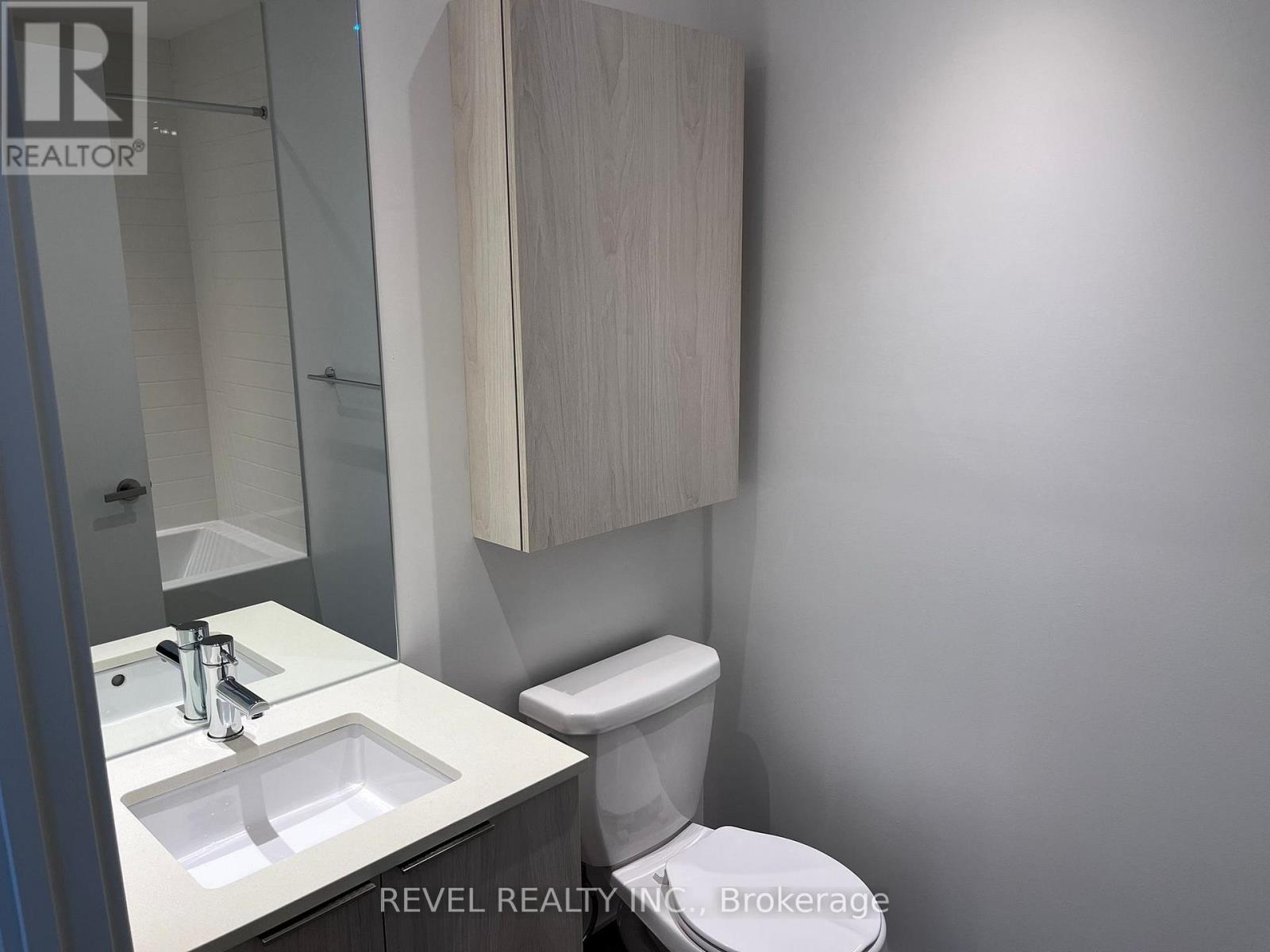 1301 - 448 Burnhamthorpe Road W, Mississauga, Ontario  L5B 4M6 - Photo 7 - W12921926