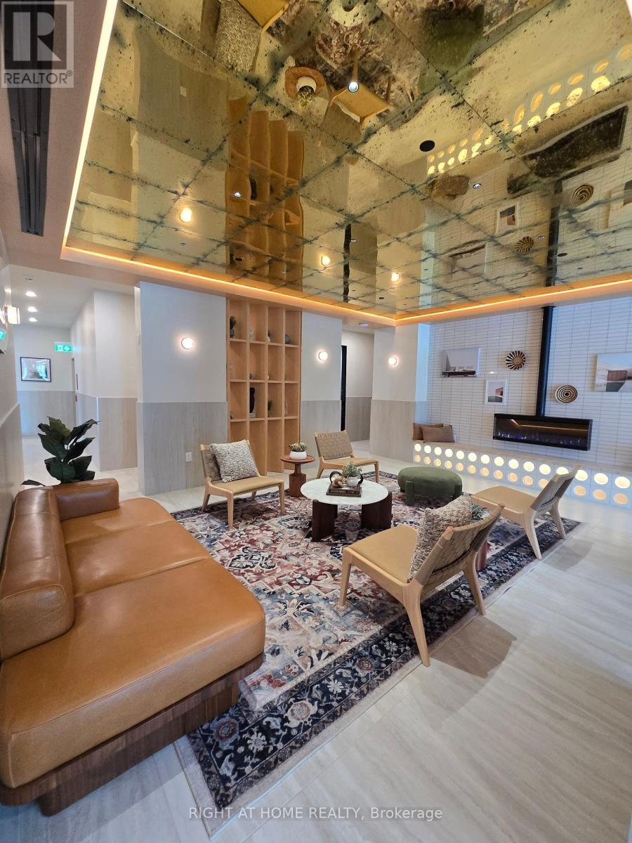 808 - 1660 Bloor Street W, Toronto (High Park North), Ontario  M6P 0C6 - Photo 3 - W12921930