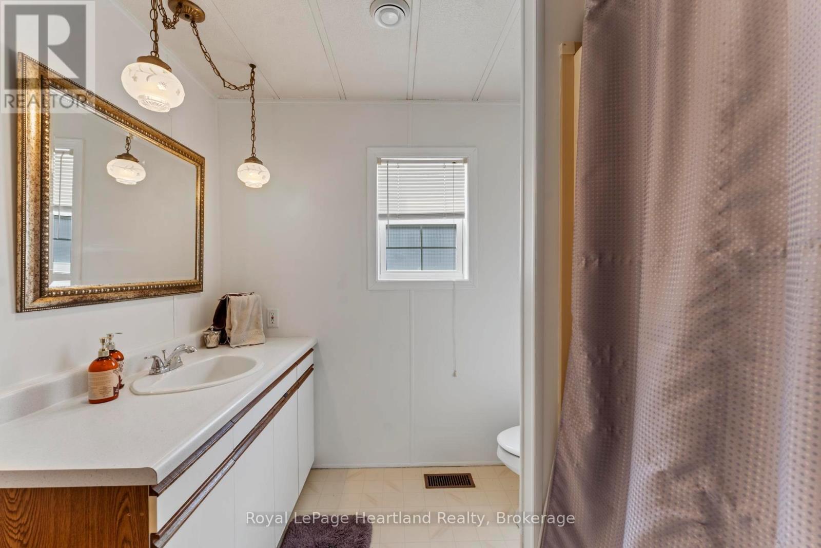 12 Iroquois Lane, Ashfield-Colborne-Wawanosh, Ontario  N7A 3Y2 - Photo 21 - X12919614