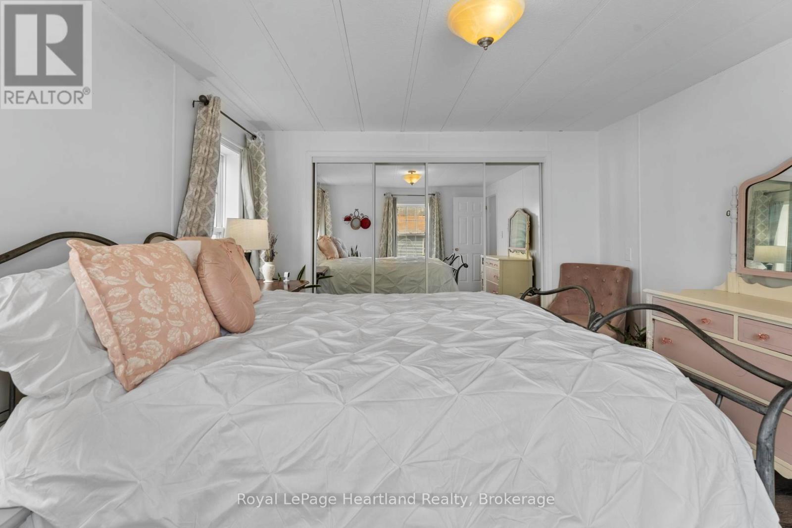 12 Iroquois Lane, Ashfield-Colborne-Wawanosh, Ontario  N7A 3Y2 - Photo 23 - X12919614