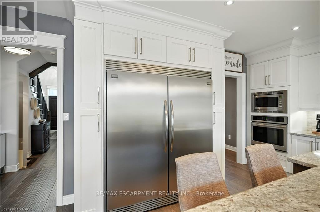 103 Lampman Drive, Grimsby, Ontario  L3M 0E7 - Photo 14 - X12921920