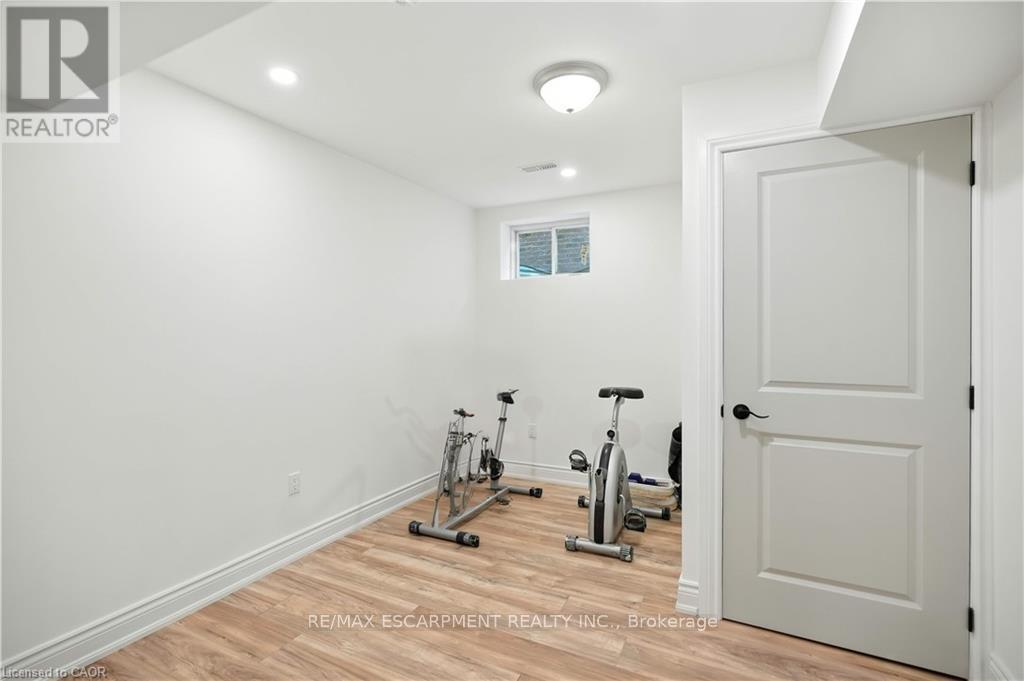 103 Lampman Drive, Grimsby, Ontario  L3M 0E7 - Photo 44 - X12921920