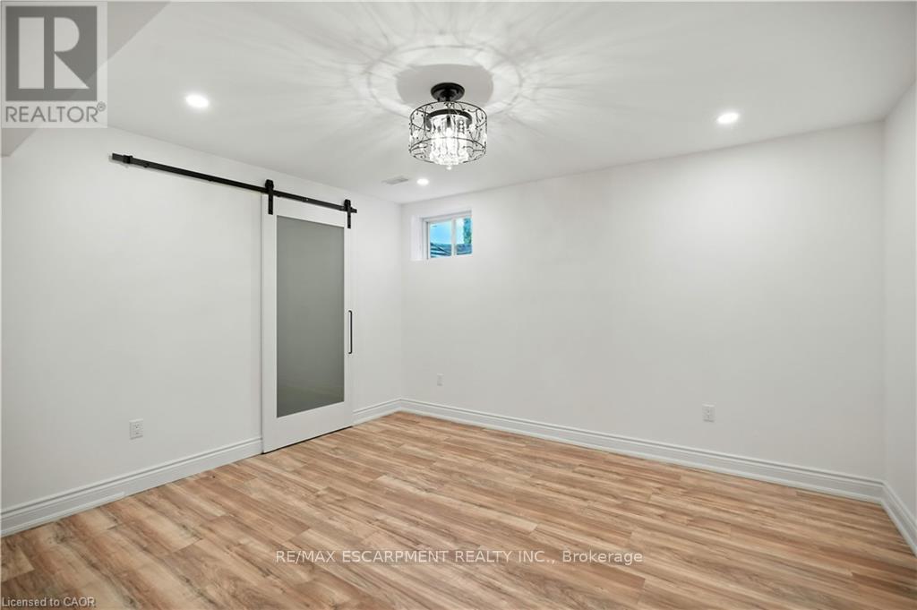 103 Lampman Drive, Grimsby, Ontario  L3M 0E7 - Photo 45 - X12921920