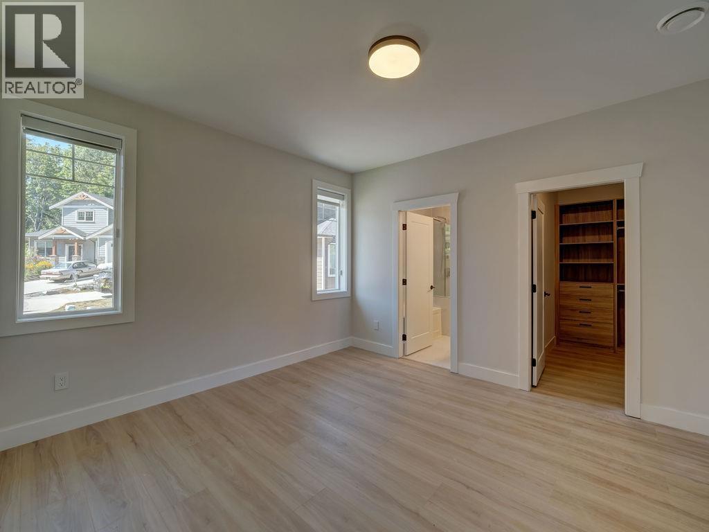 6070-72 Heartwood Place, Sechelt, British Columbia  V7Z 0V6 - Photo 13 - R3103450