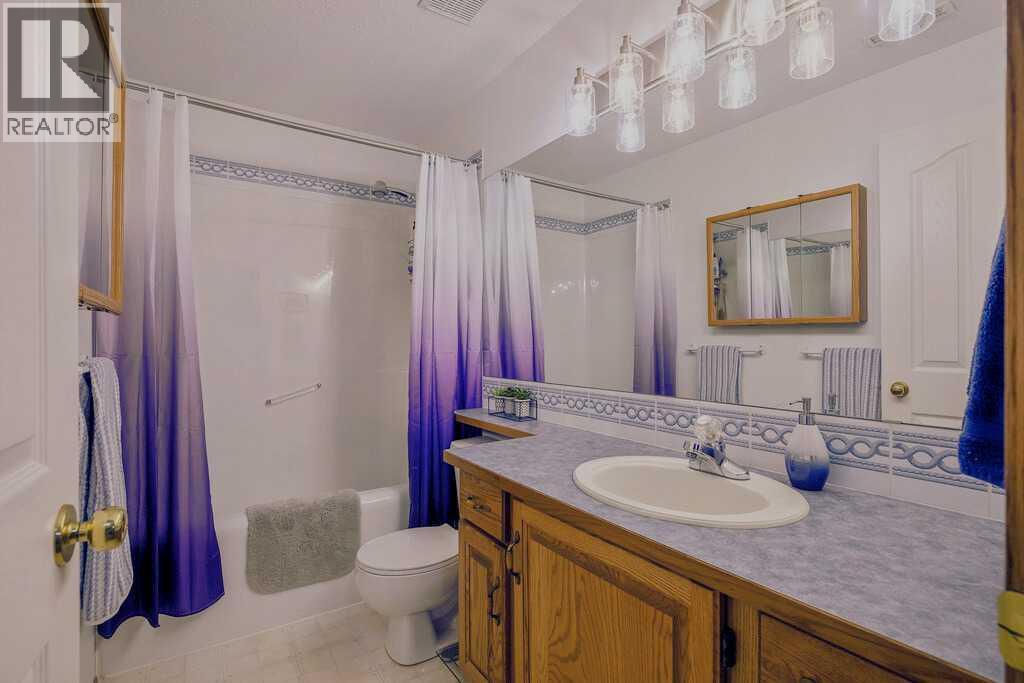 52 Cambridge Glen Drive, Strathmore, Alberta  T1P 1N3 - Photo 22 - A2282528