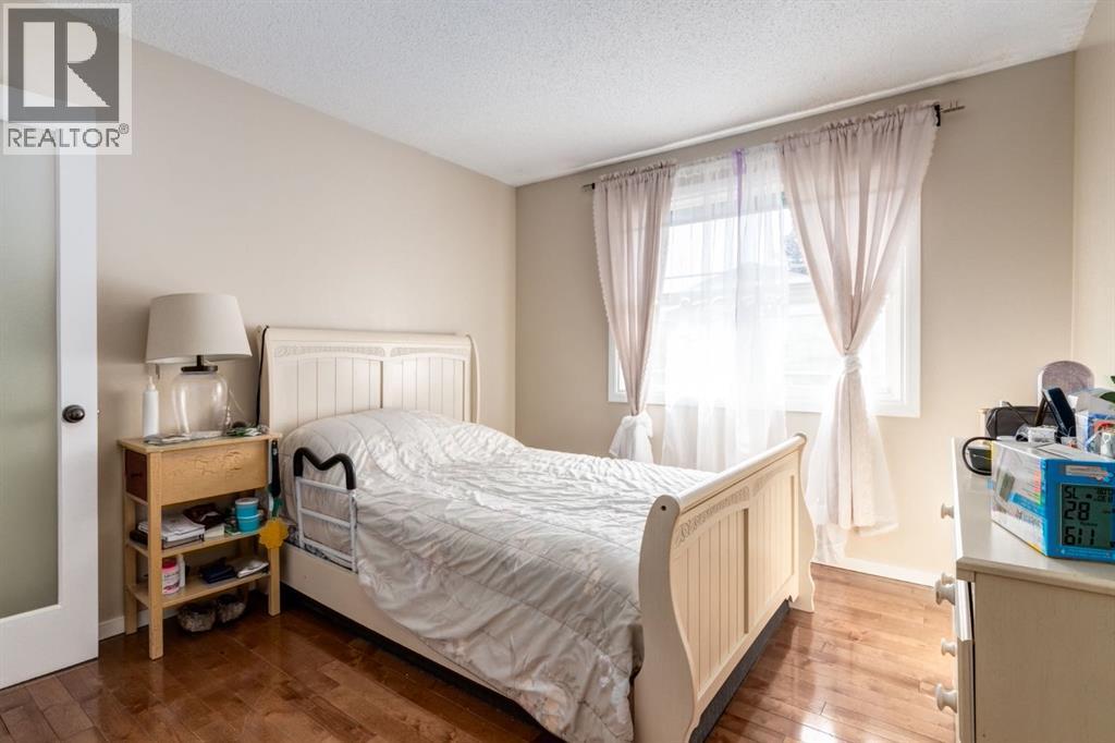 3 Woodglen Crescent SW, Calgary, Alberta  T2W 4L1 - Photo 16 - A2296395