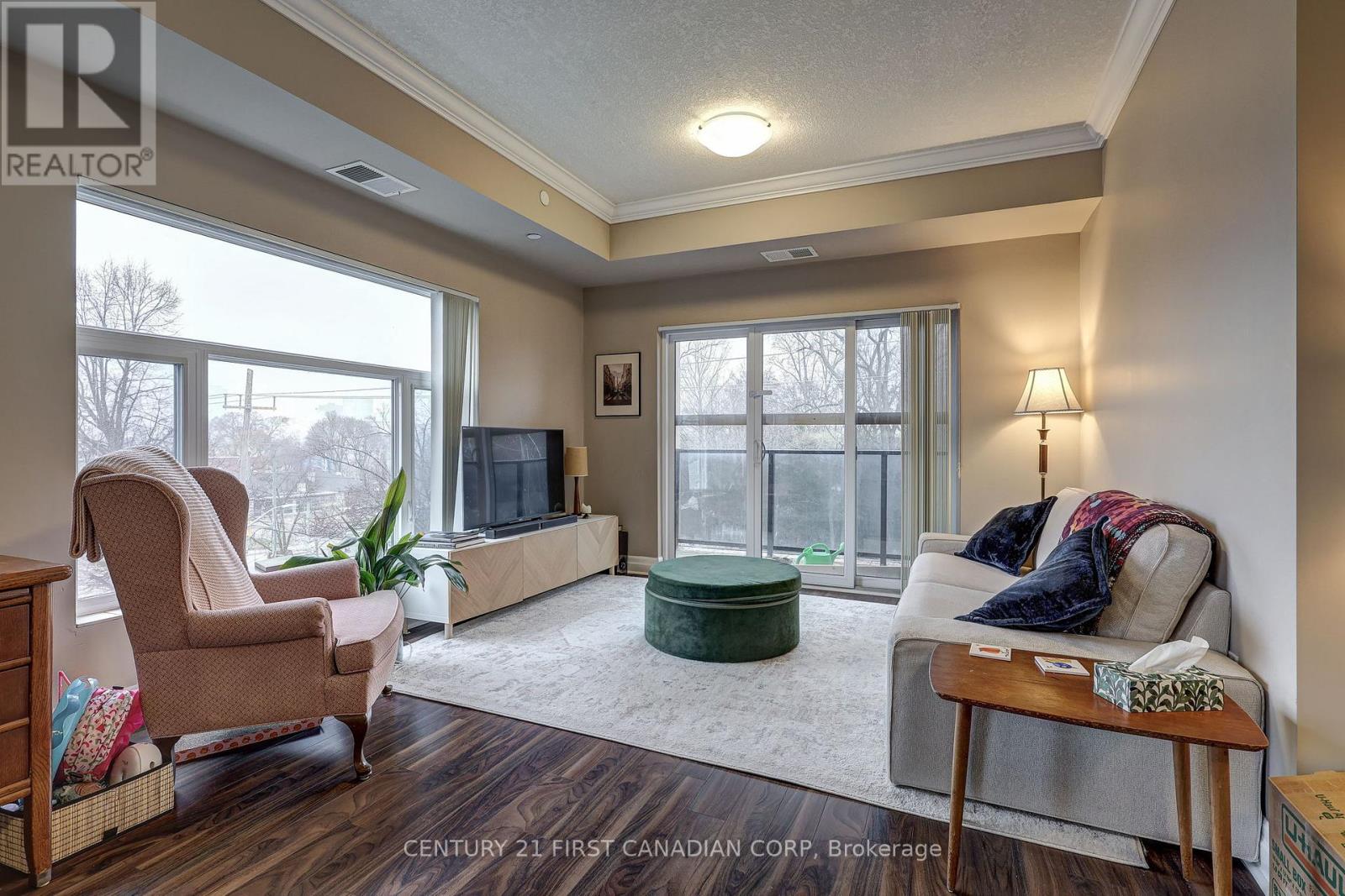 410 - 89 Ridout Street S, London South, Ontario  N6C 3X2 - Photo 19 - X12921986