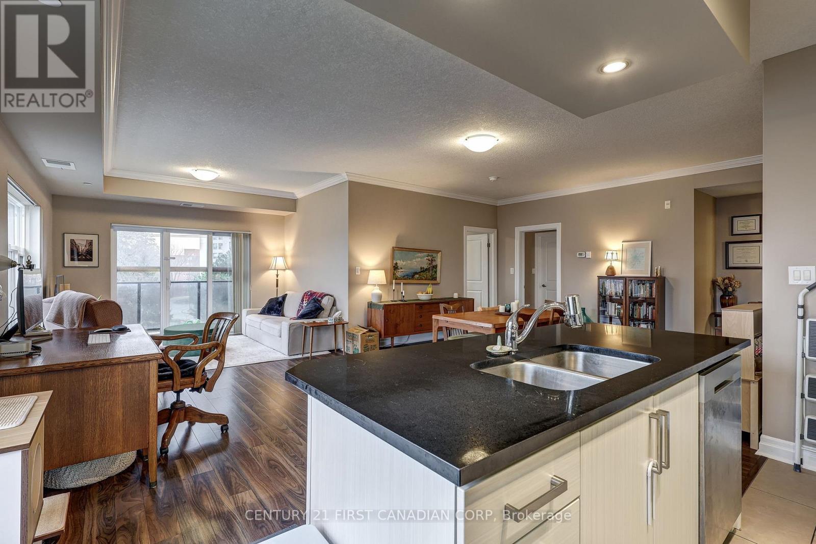 410 - 89 Ridout Street S, London South, Ontario  N6C 3X2 - Photo 27 - X12921986