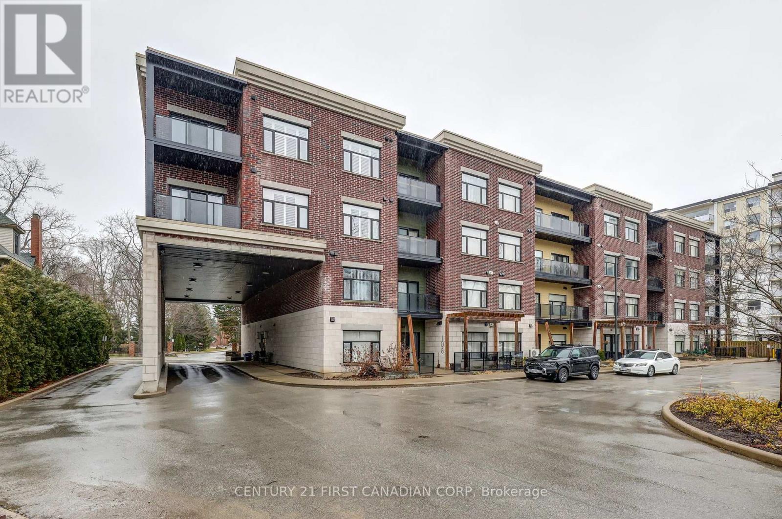 410 - 89 Ridout Street S, London South, Ontario  N6C 3X2 - Photo 4 - X12921986