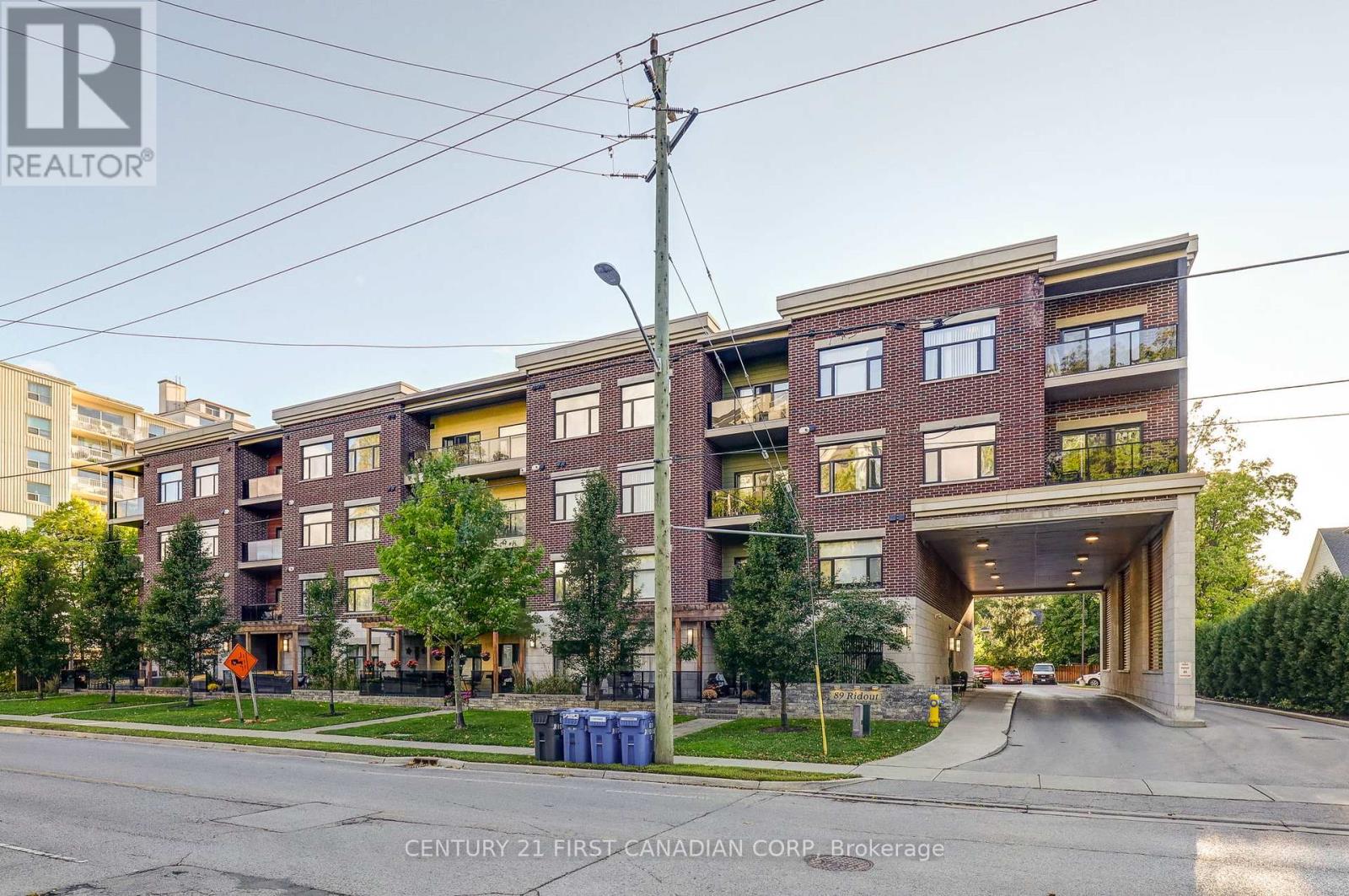 410 - 89 Ridout Street S, London South, Ontario  N6C 3X2 - Photo 8 - X12921986