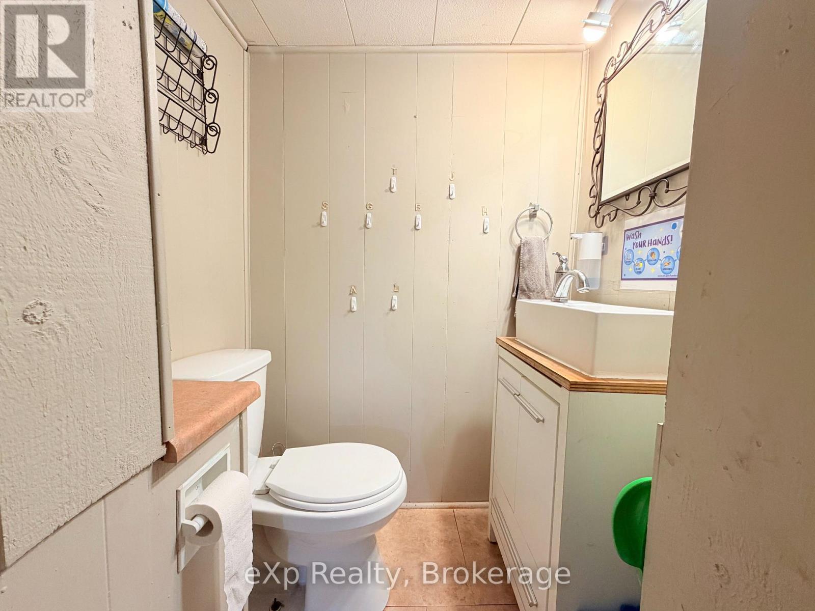 580 11th Avenue, Hanover, Ontario  N4N 2S6 - Photo 15 - X12921956