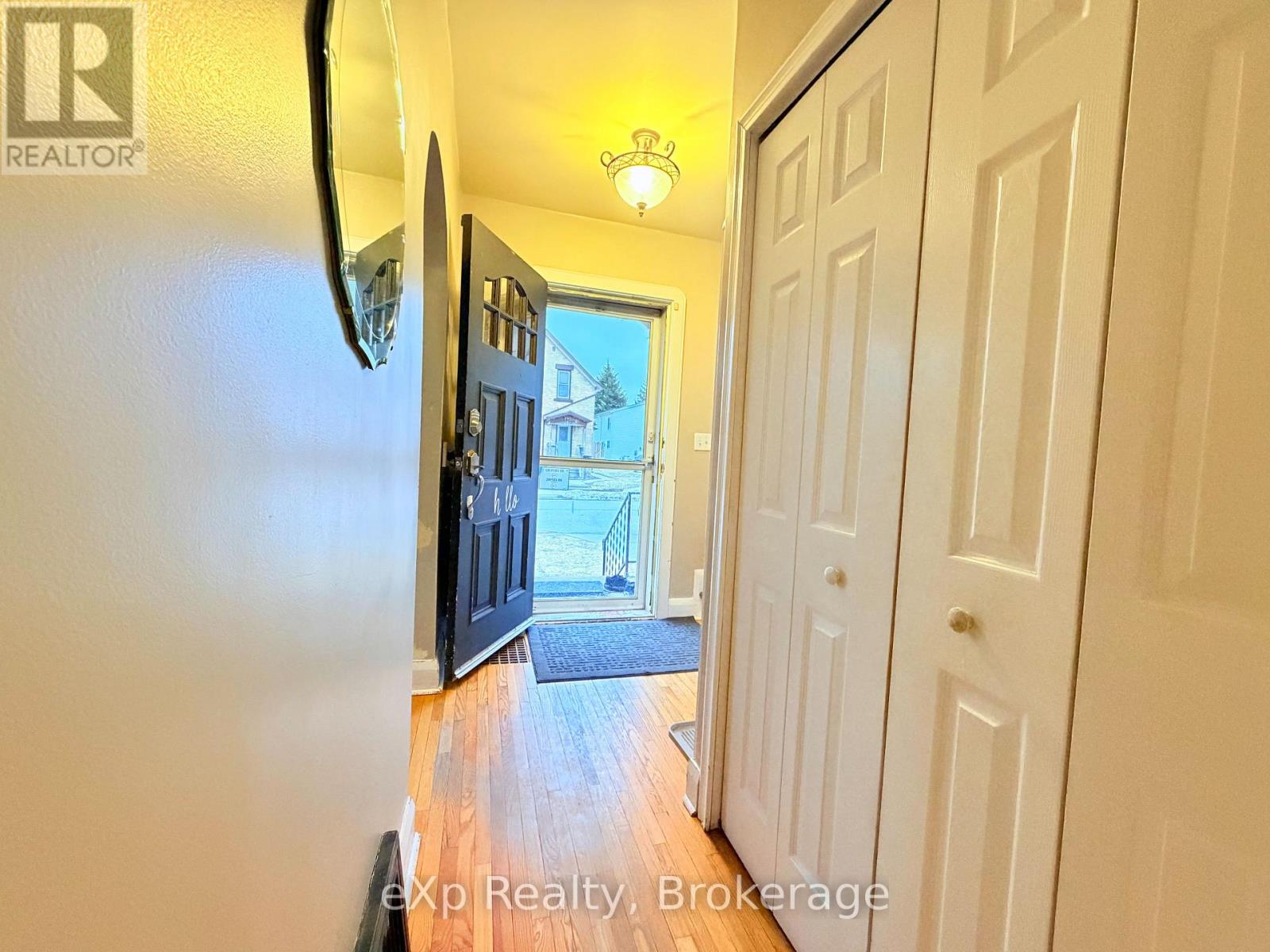 580 11th Avenue, Hanover, Ontario  N4N 2S6 - Photo 2 - X12921956