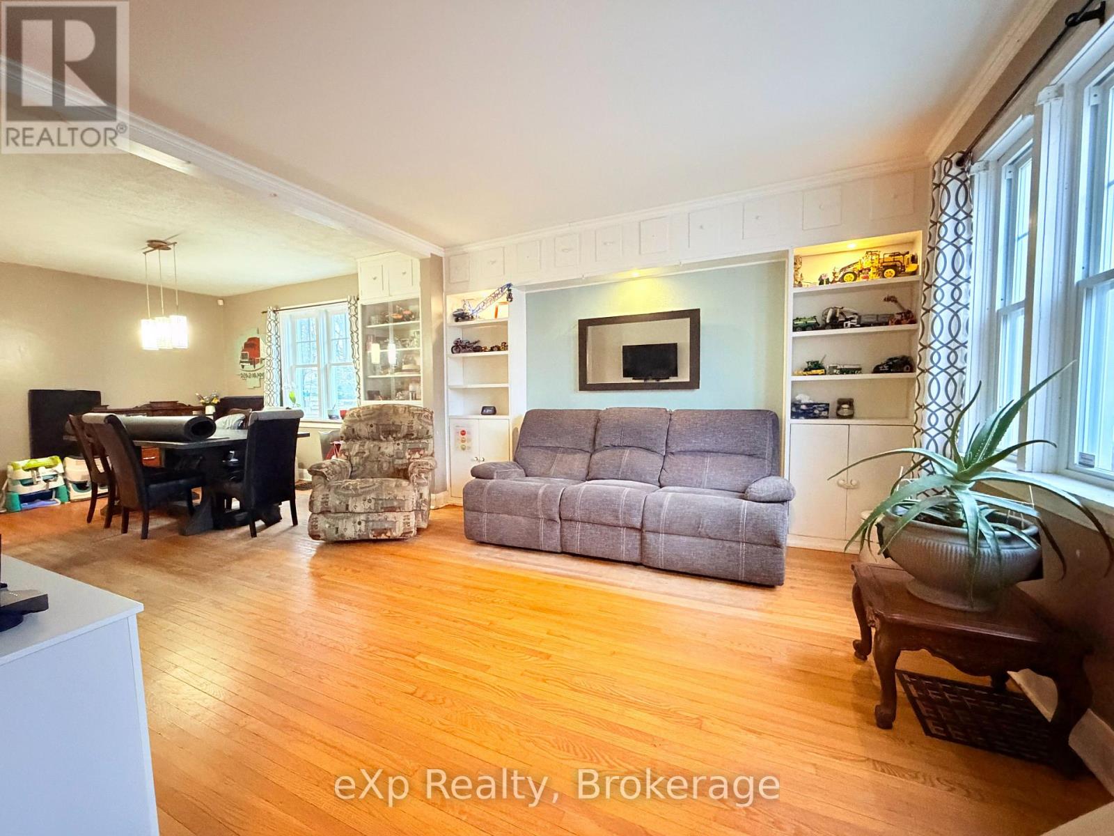 580 11th Avenue, Hanover, Ontario  N4N 2S6 - Photo 4 - X12921956