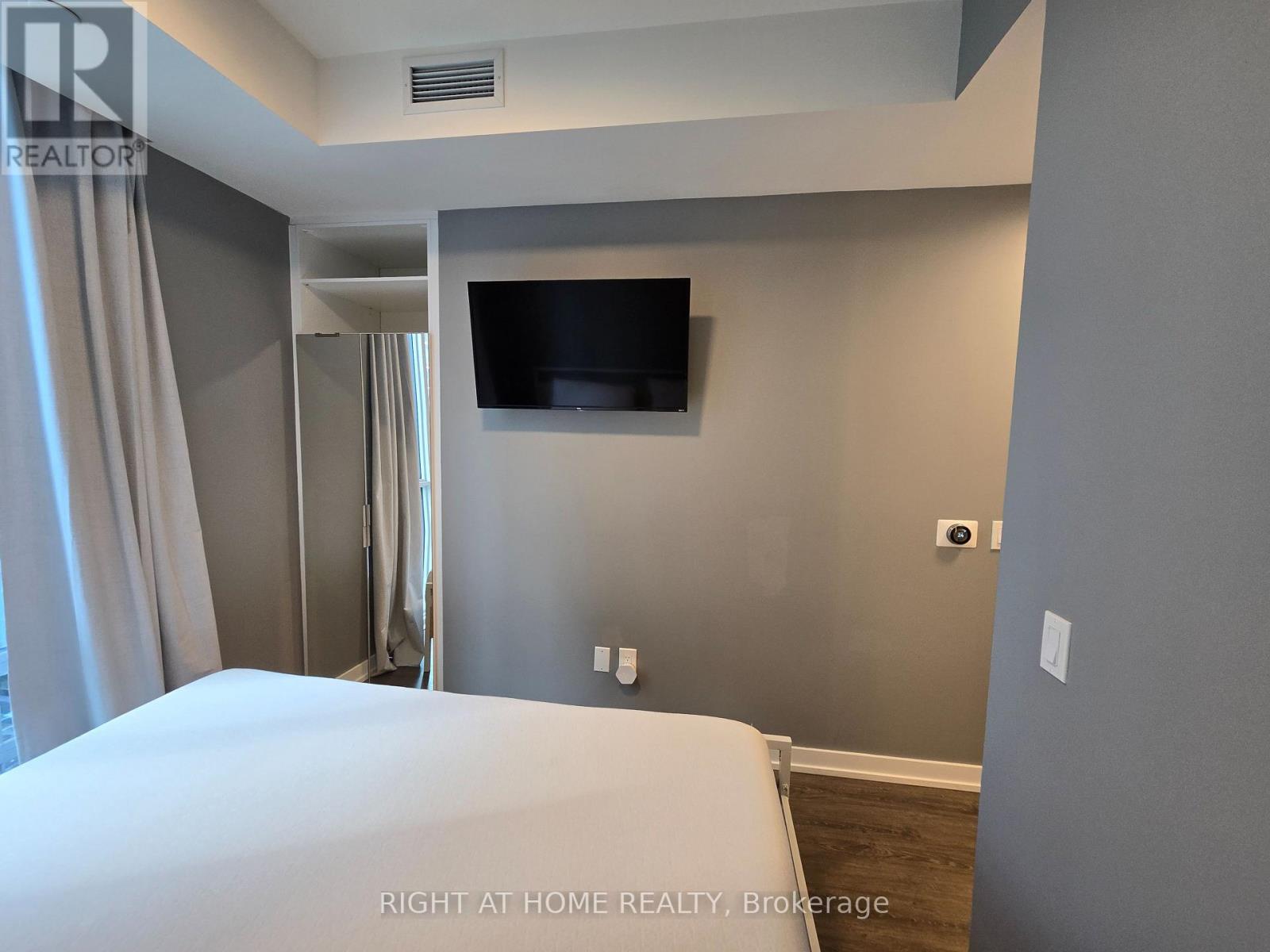 1412 - 1 Yorkville Avenue, Toronto, Ontario  M4W 0B1 - Photo 8 - C12921940