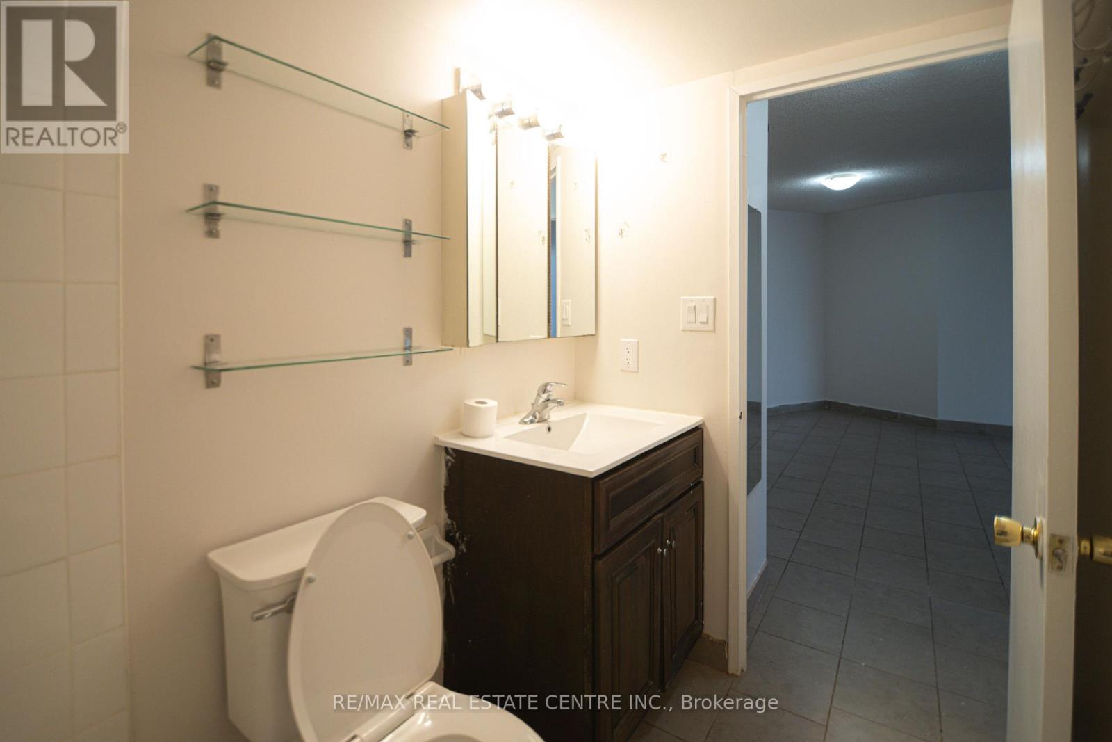 1504 - 270 Queens Quay W, Toronto (Waterfront Communities), Ontario  M5J 2N4 - Photo 13 - C12921972