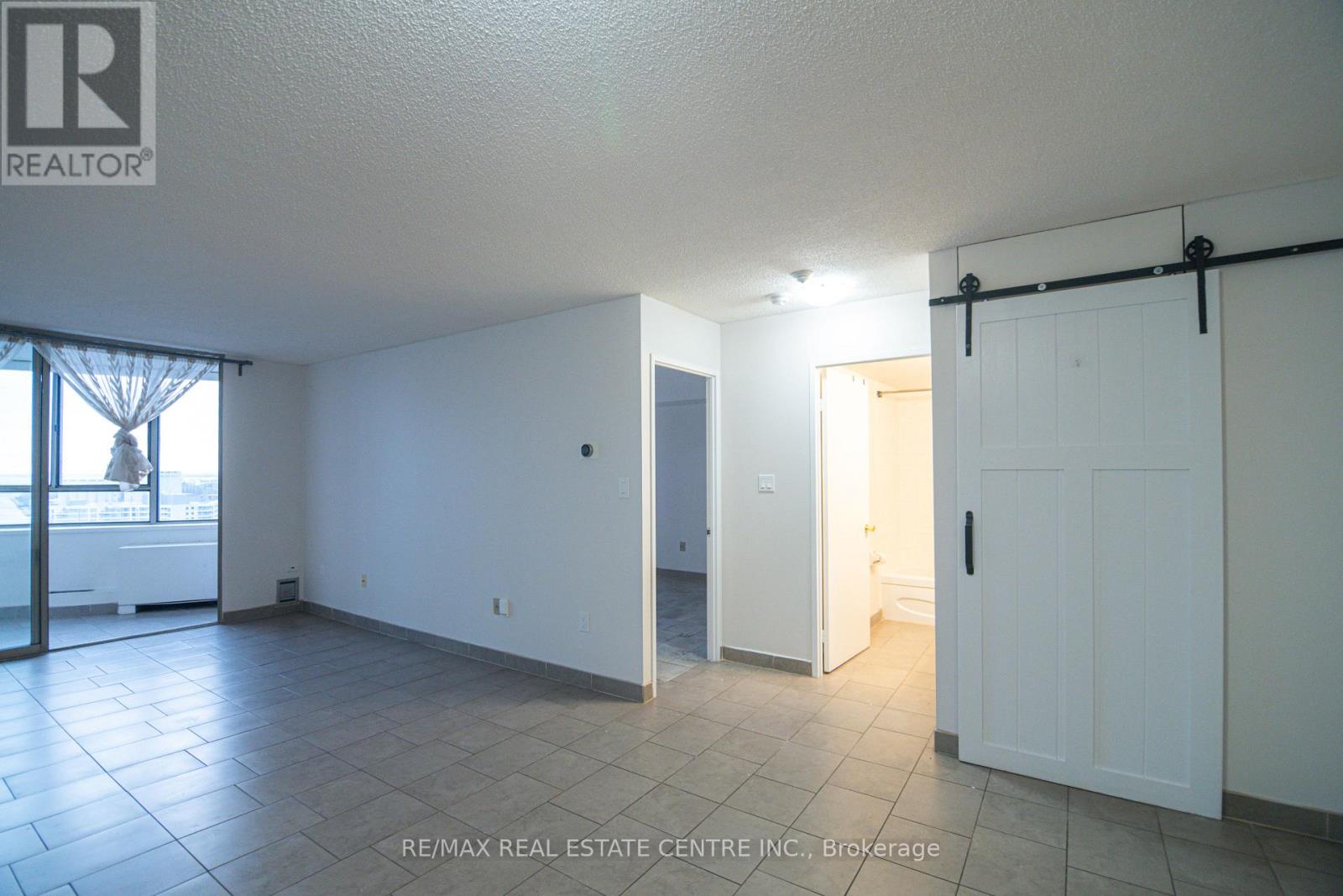 1504 - 270 Queens Quay W, Toronto (Waterfront Communities), Ontario  M5J 2N4 - Photo 14 - C12921972