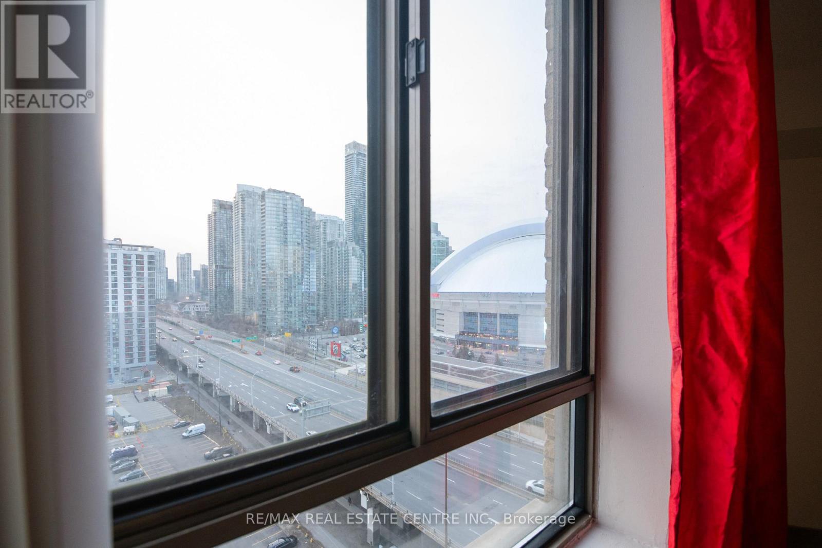 1504 - 270 Queens Quay W, Toronto (Waterfront Communities), Ontario  M5J 2N4 - Photo 18 - C12921972