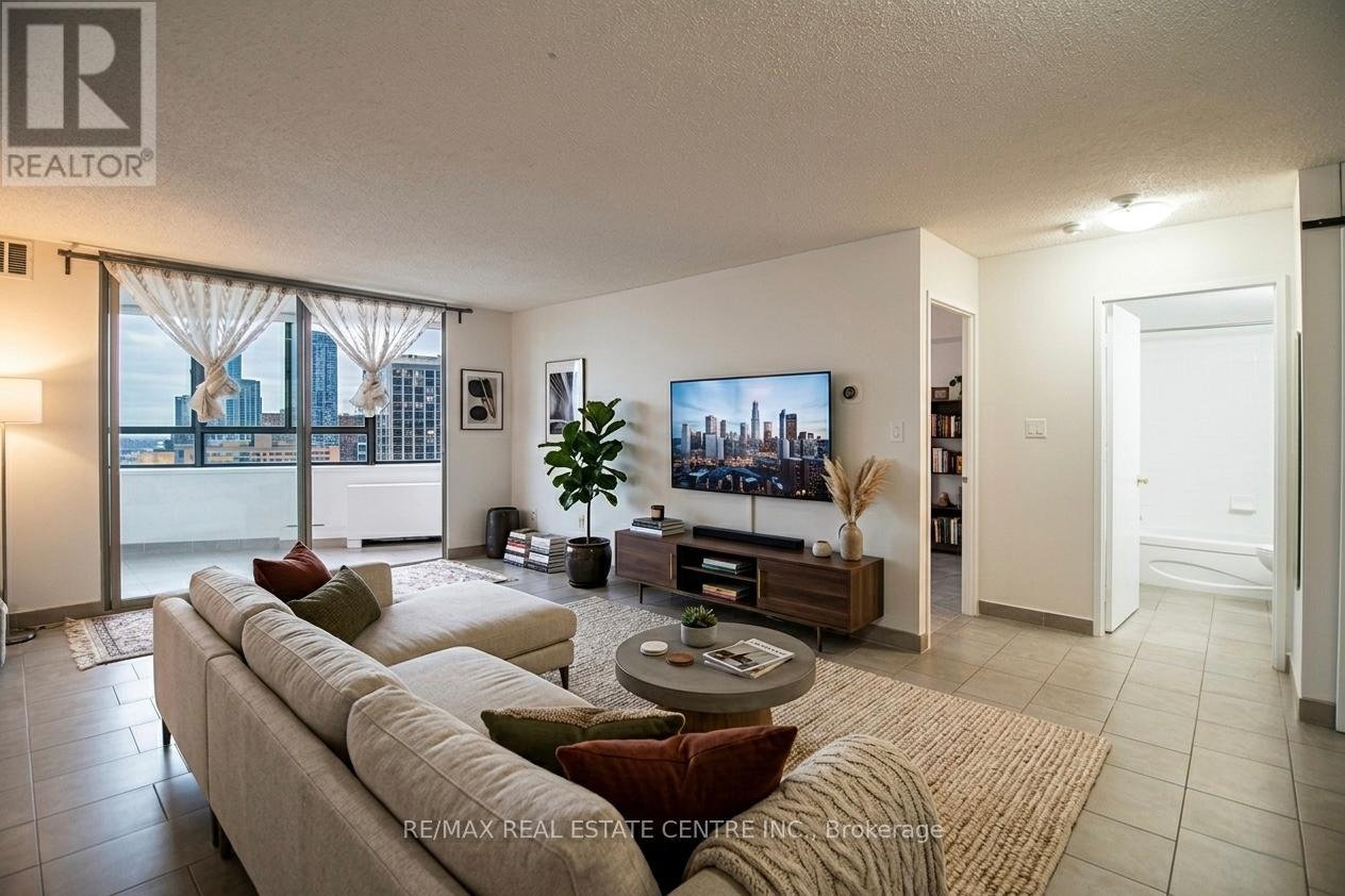 1504 - 270 Queens Quay W, Toronto (Waterfront Communities), Ontario  M5J 2N4 - Photo 2 - C12921972