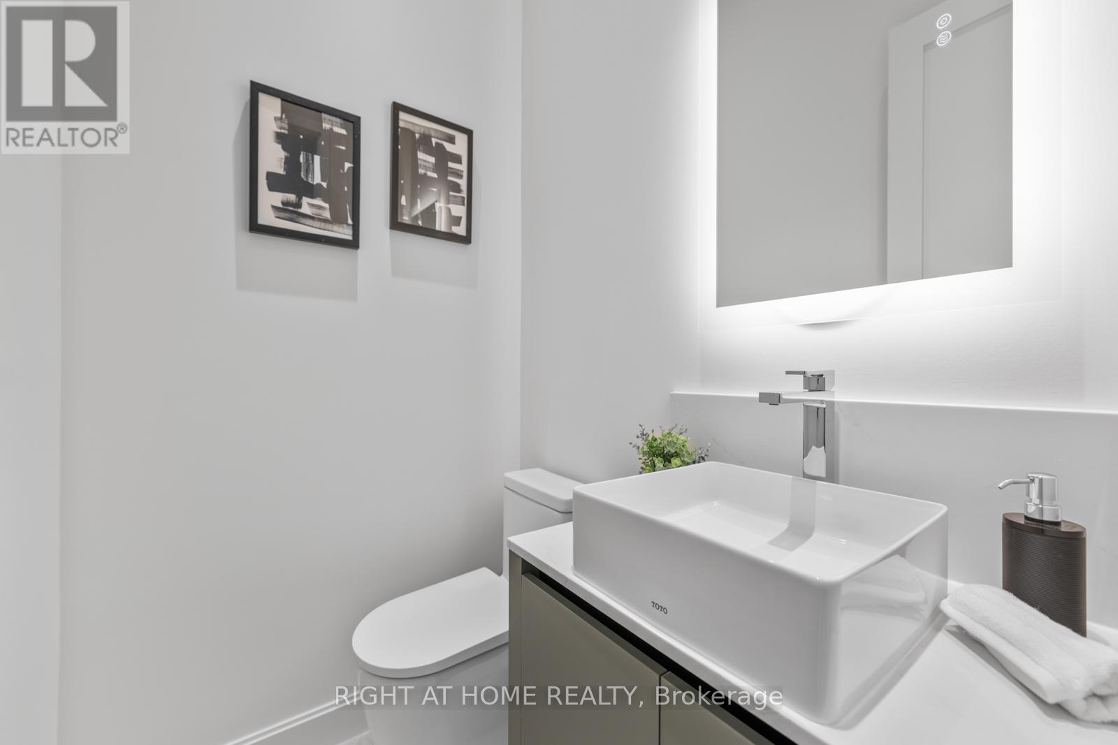 85 Holborne Avenue, Toronto, Ontario  M4C 2R3 - Photo 10 - E12922000