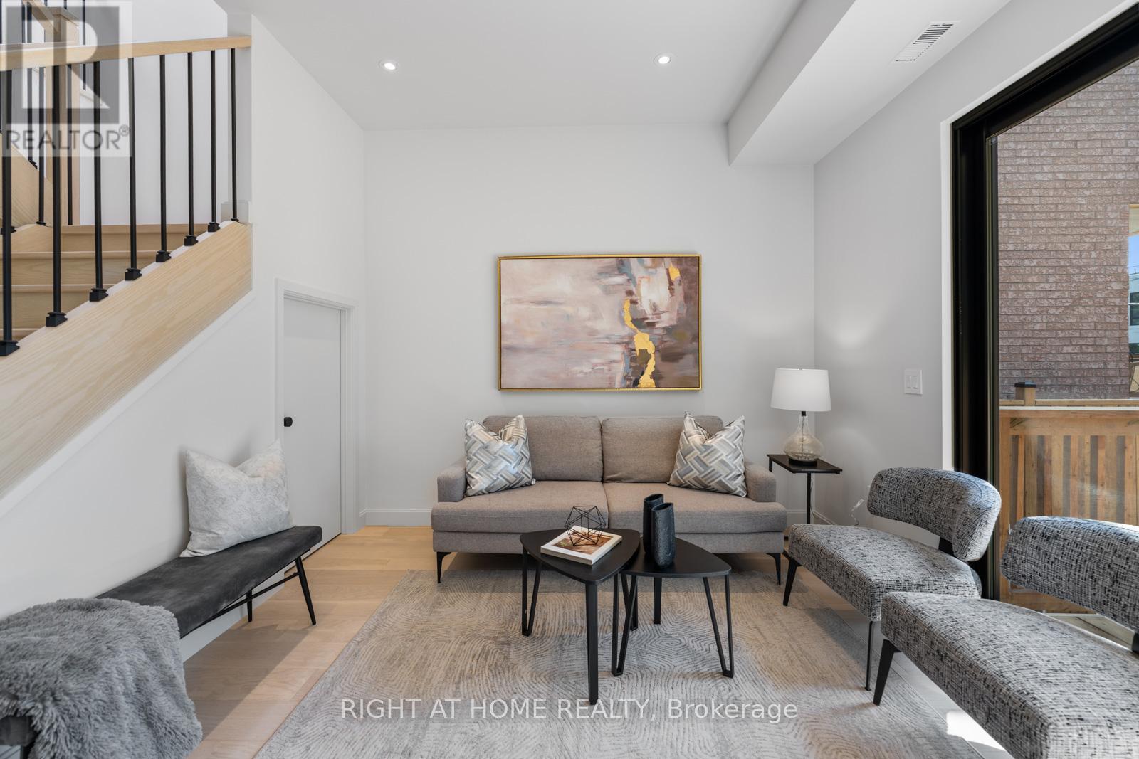 85 Holborne Avenue, Toronto, Ontario  M4C 2R3 - Photo 18 - E12922000