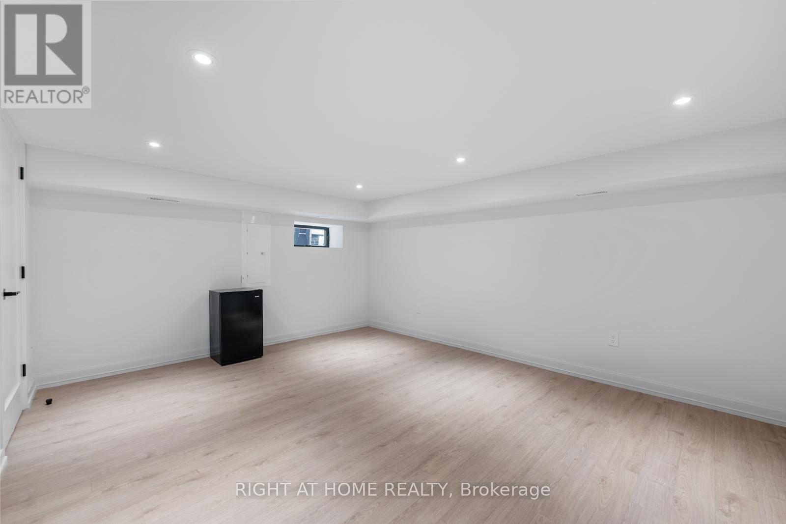 85 Holborne Avenue, Toronto, Ontario  M4C 2R3 - Photo 34 - E12922000